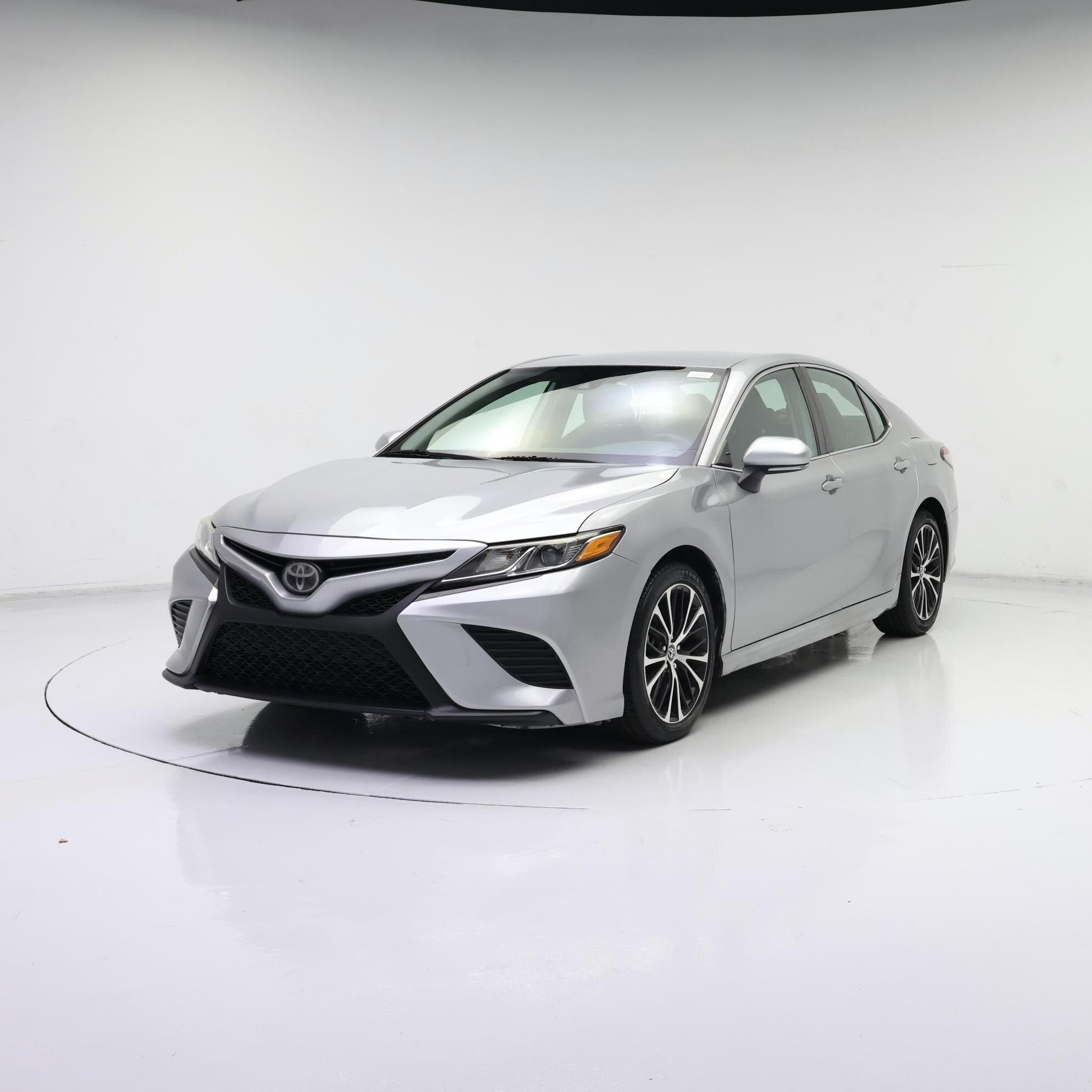 Thumbnail: 2019 Toyota Camry - 4