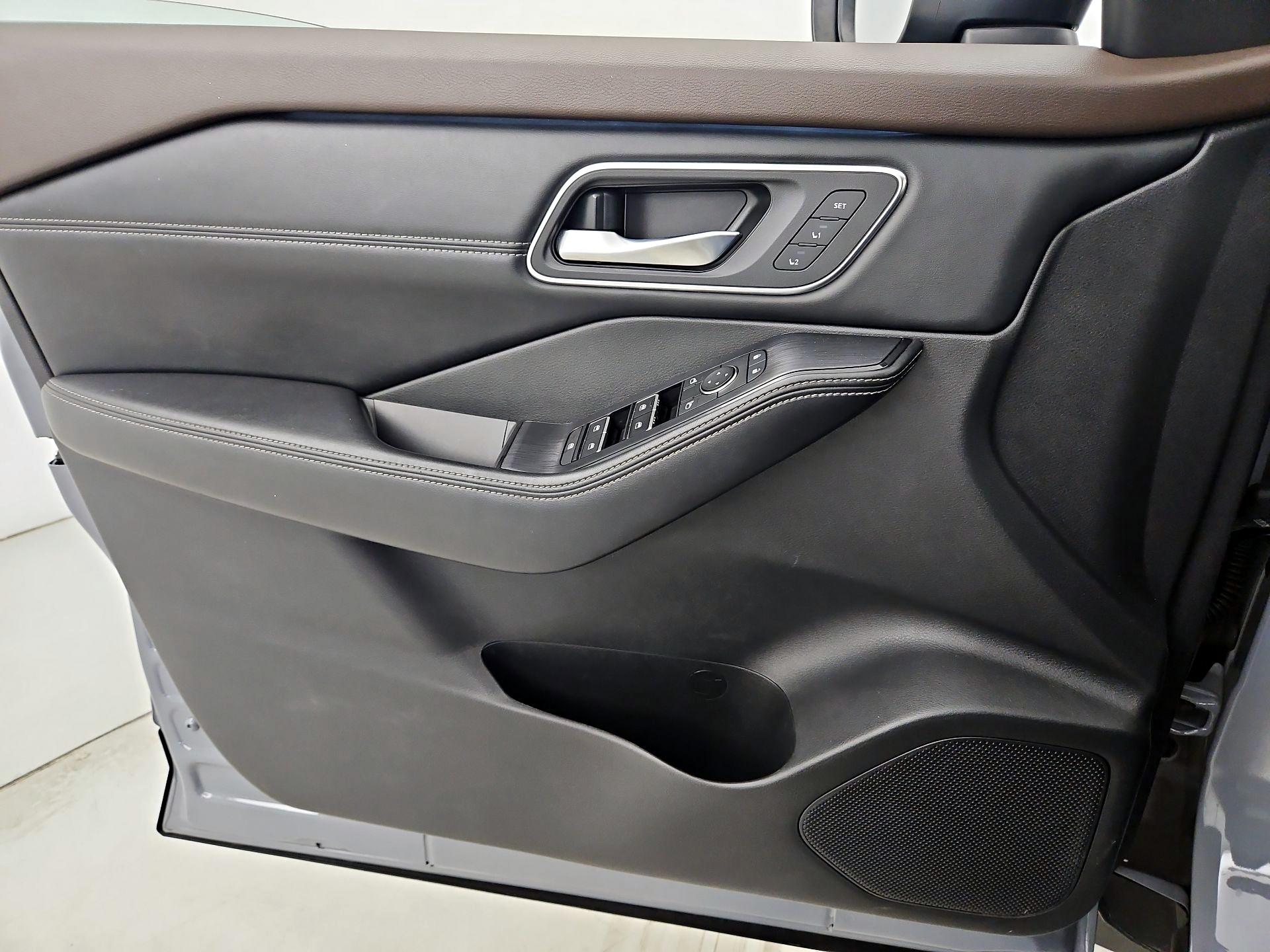 Thumbnail: 2021 Nissan Rogue - 12