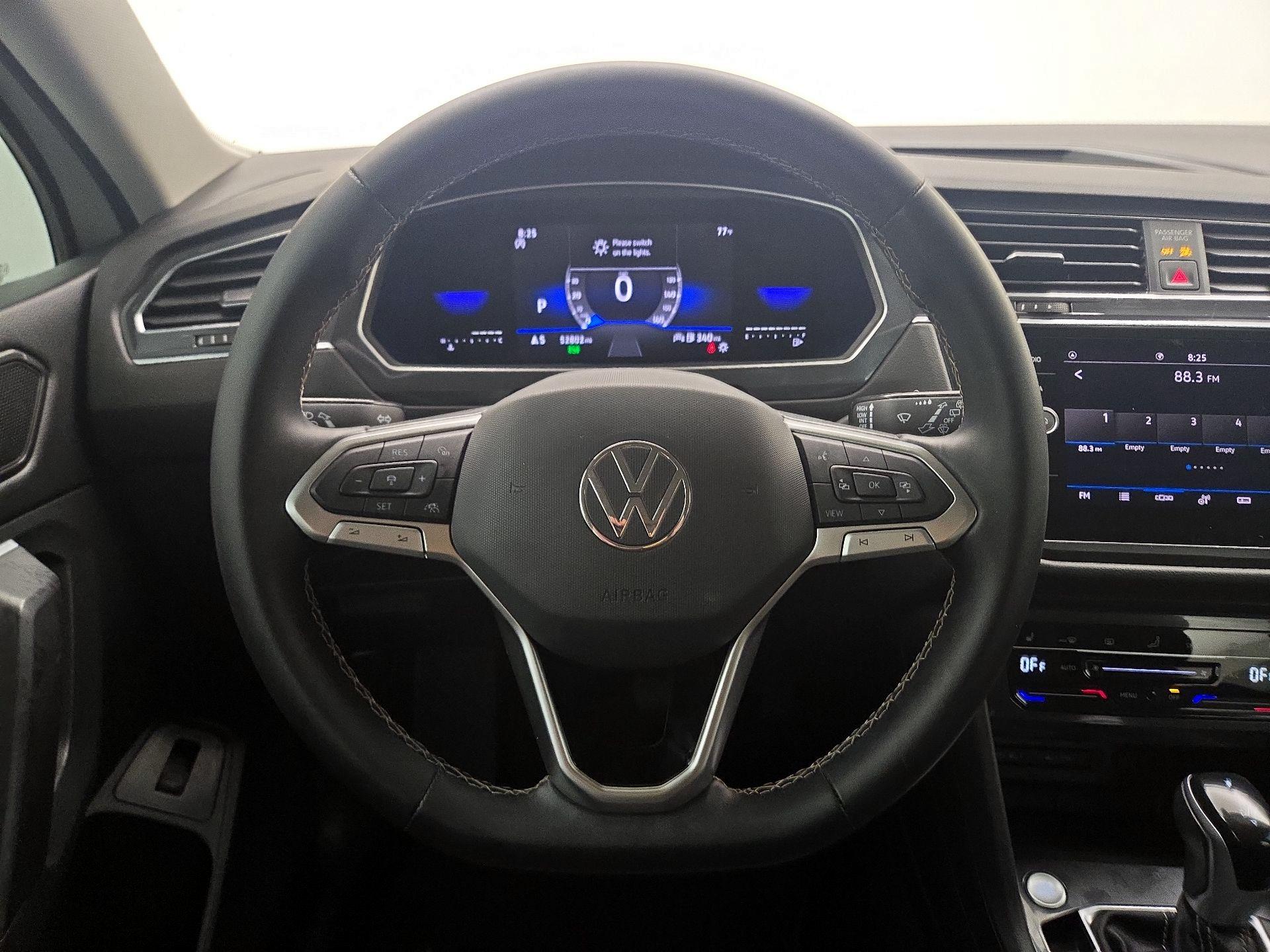 Thumbnail: 2022 Volkswagen Tiguan - 10
