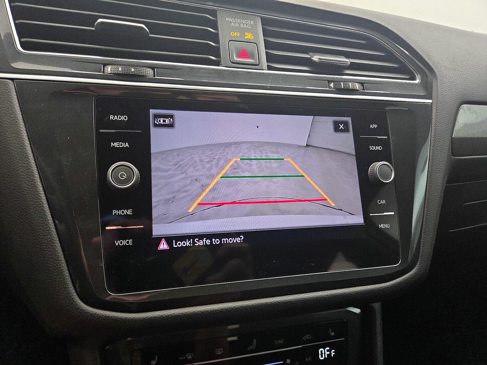 Thumbnail: 2022 Volkswagen Tiguan - 14