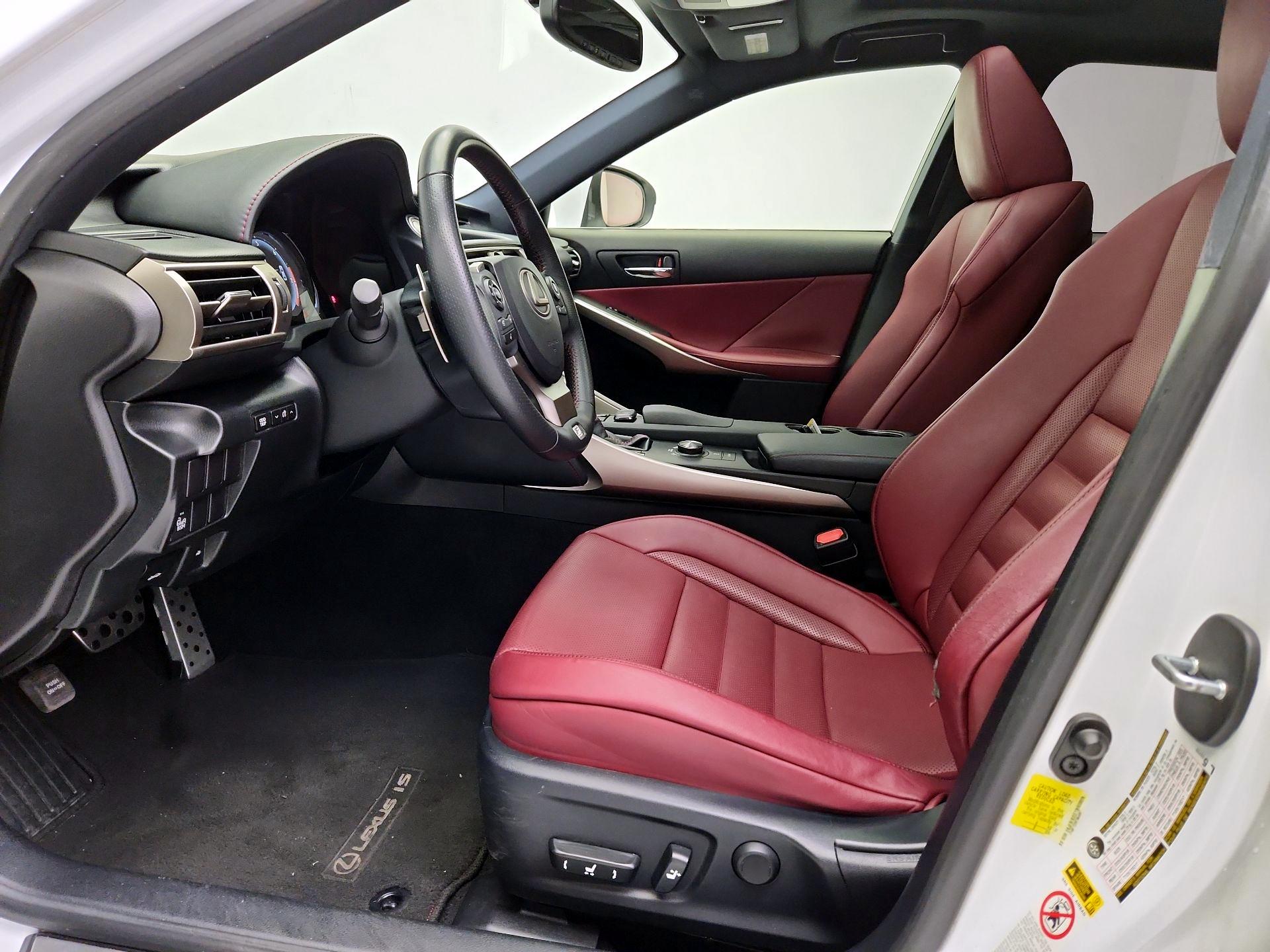 Thumbnail: 2015 Lexus IS - 11