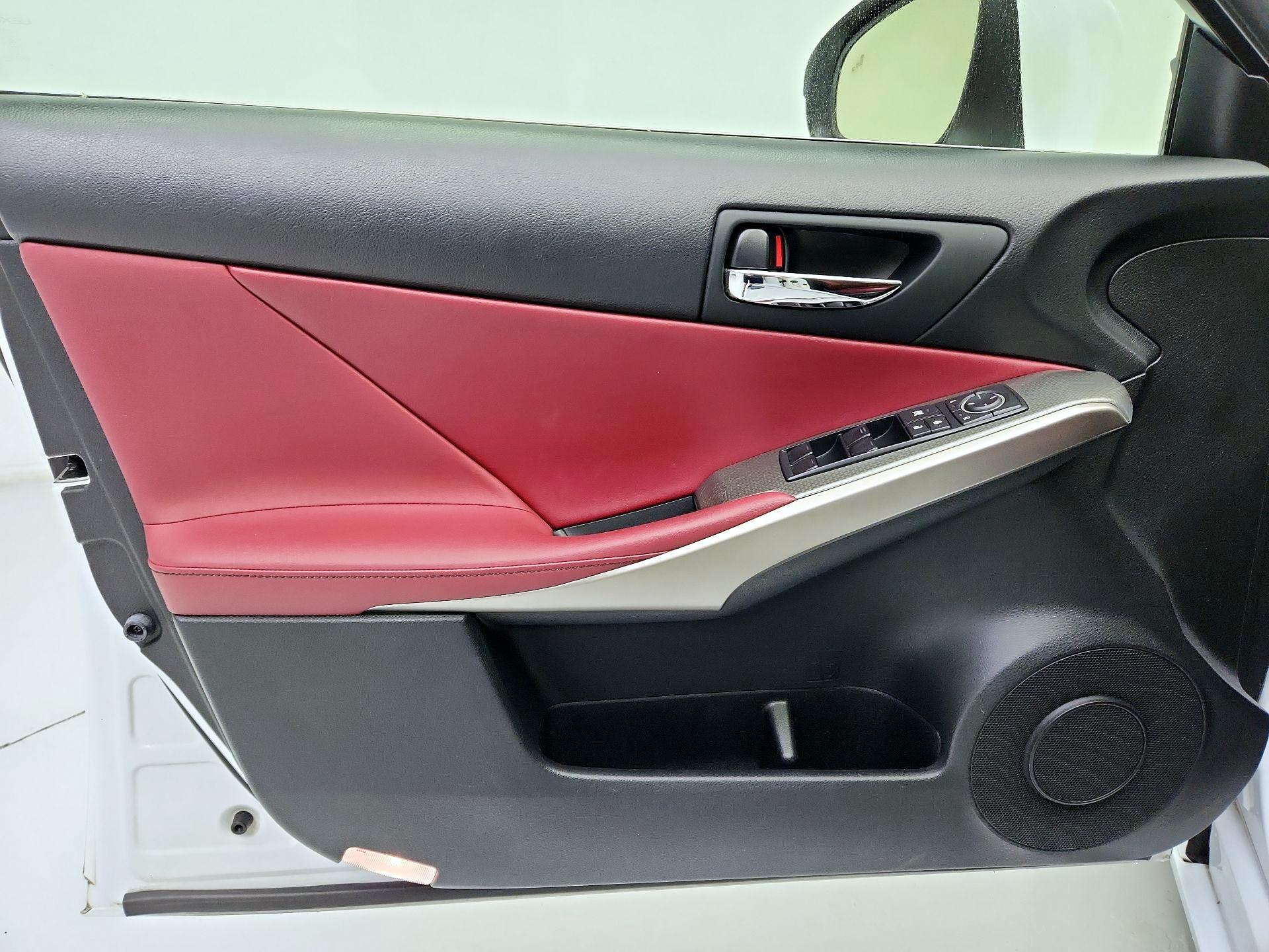 Thumbnail: 2015 Lexus IS - 12