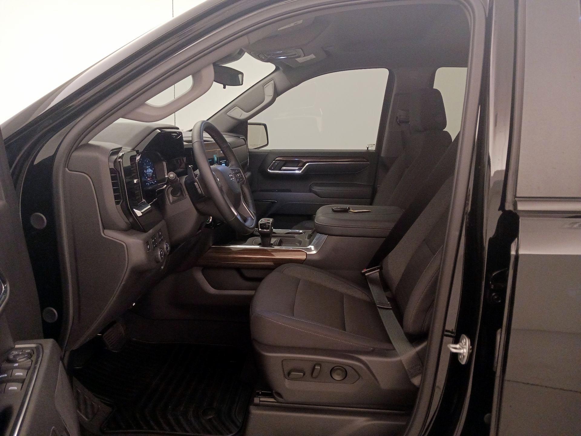 Thumbnail: 2025 Chevrolet Silverado 1500 - 11