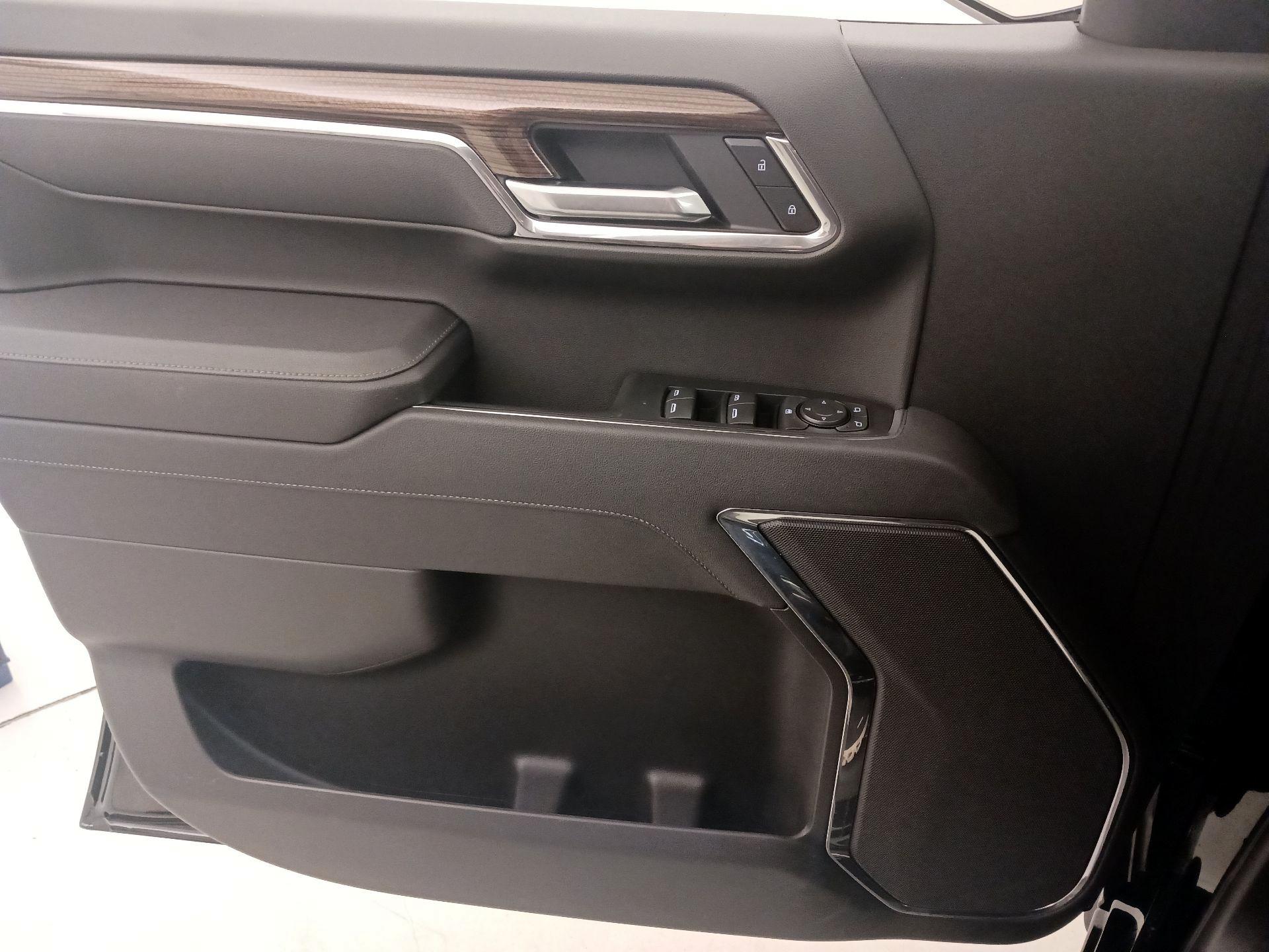 Thumbnail: 2025 Chevrolet Silverado 1500 - 12