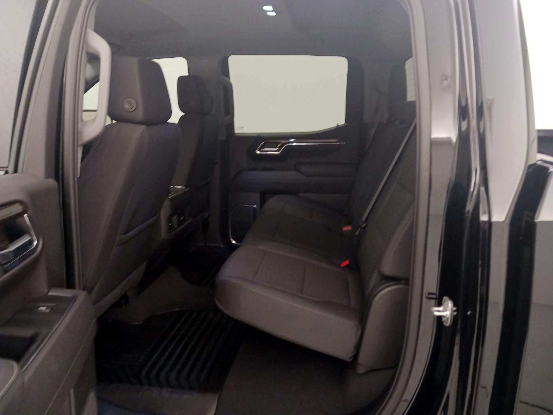 Thumbnail: 2025 Chevrolet Silverado 1500 - 19