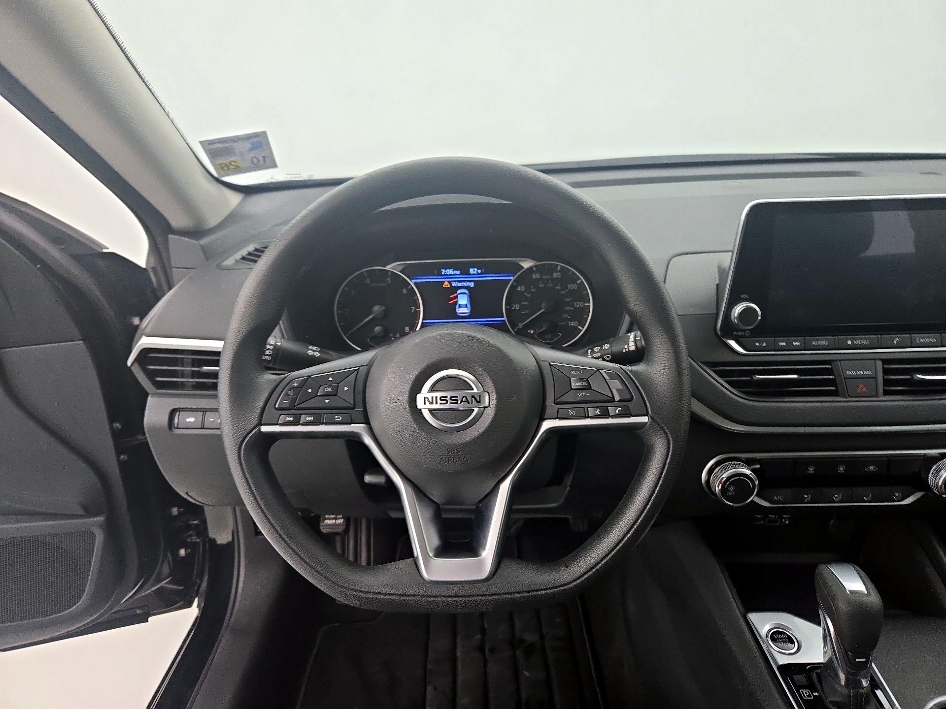 Thumbnail: 2022 Nissan Altima - 10