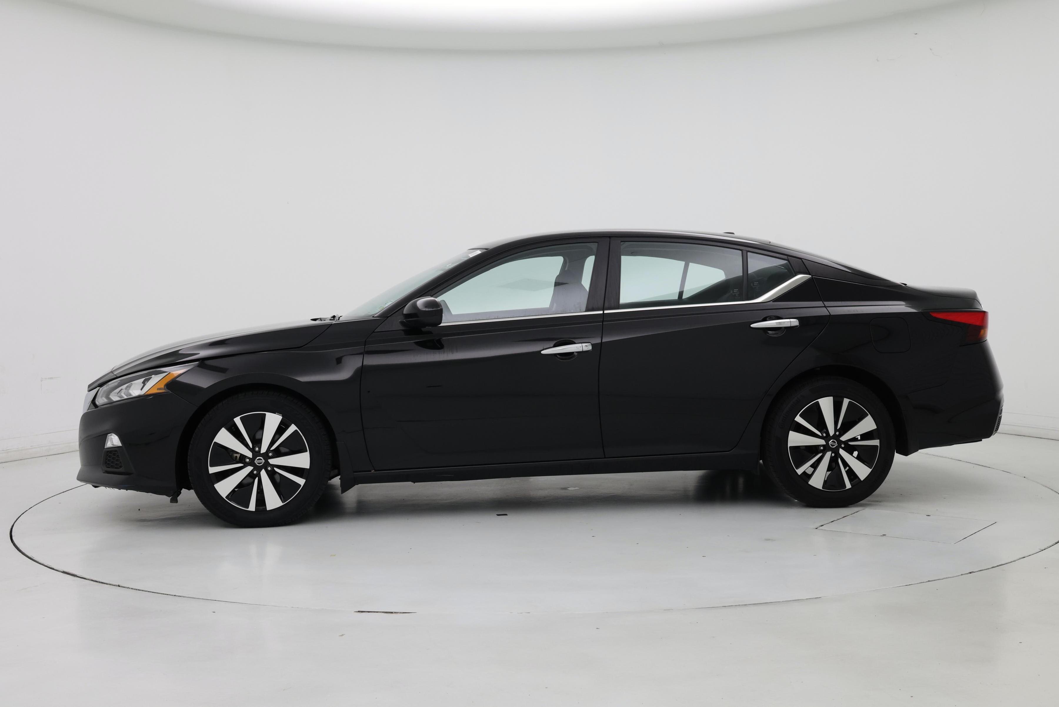 Thumbnail: 2022 Nissan Altima - 3