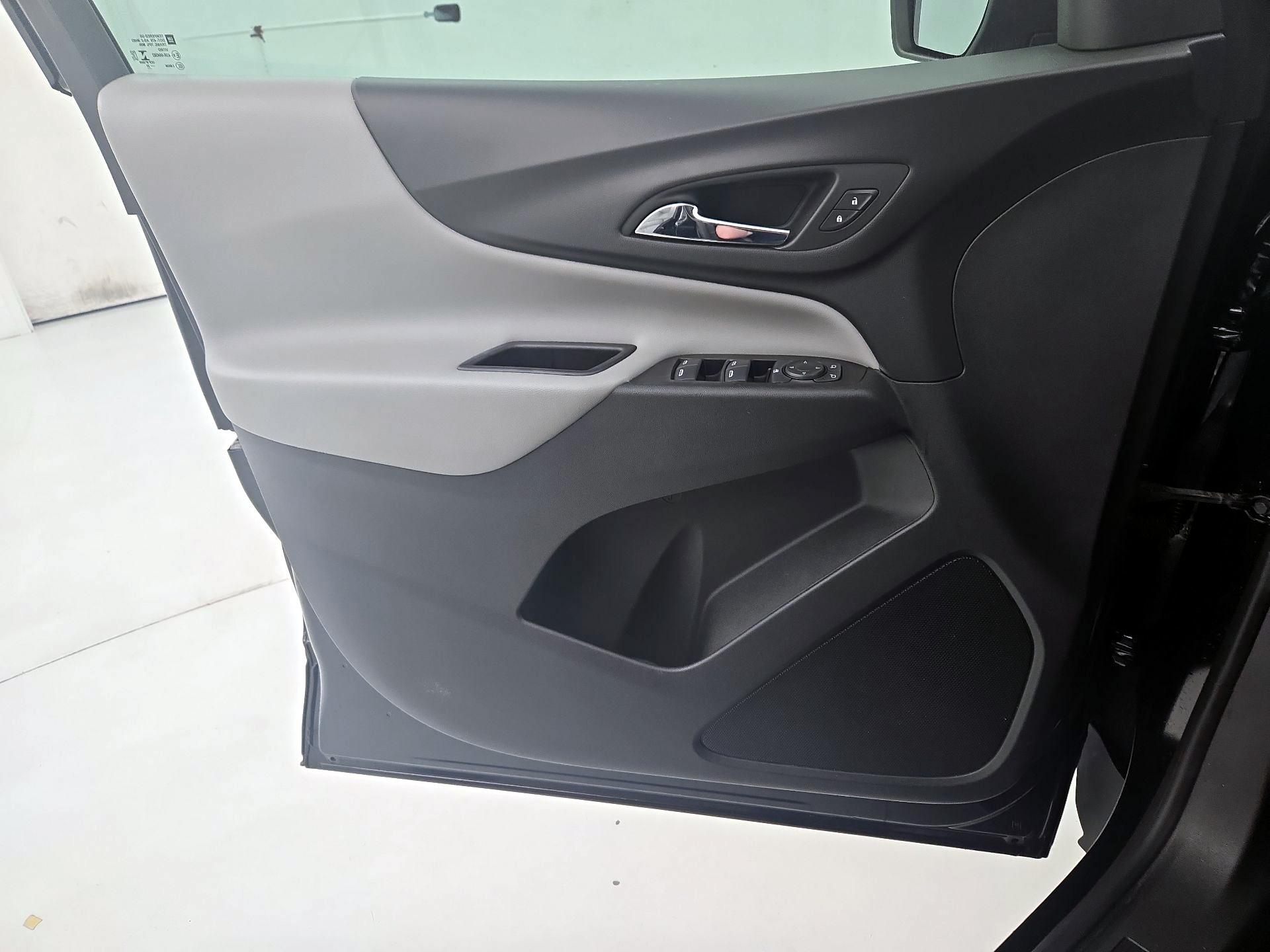 Thumbnail: 2022 Chevrolet Equinox - 12