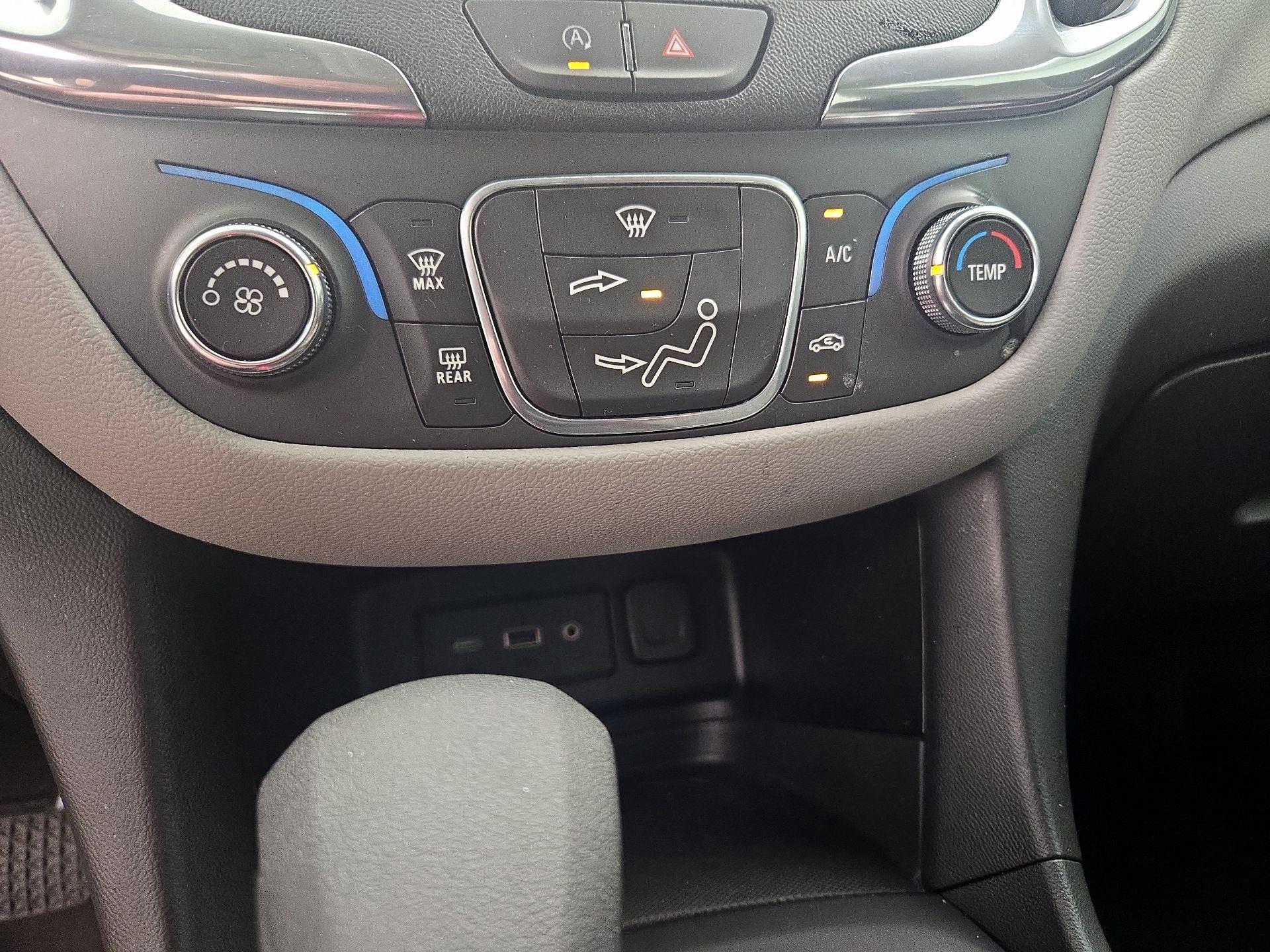 Thumbnail: 2022 Chevrolet Equinox - 16