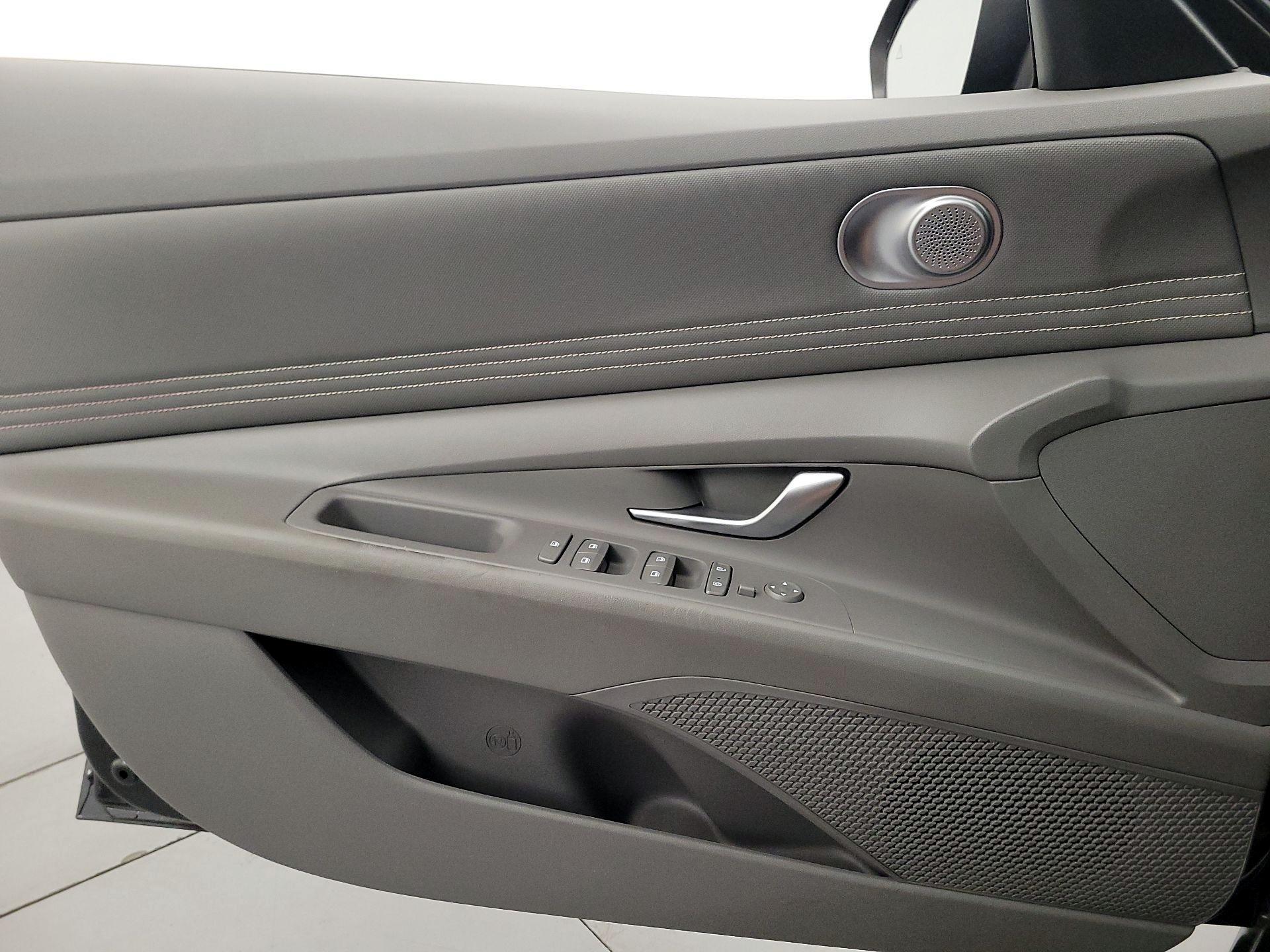 Thumbnail: 2023 Hyundai Elantra - 12