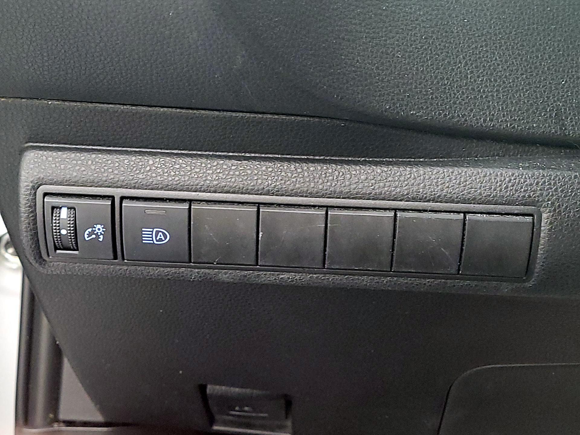 Thumbnail: 2020 Toyota Corolla - 13