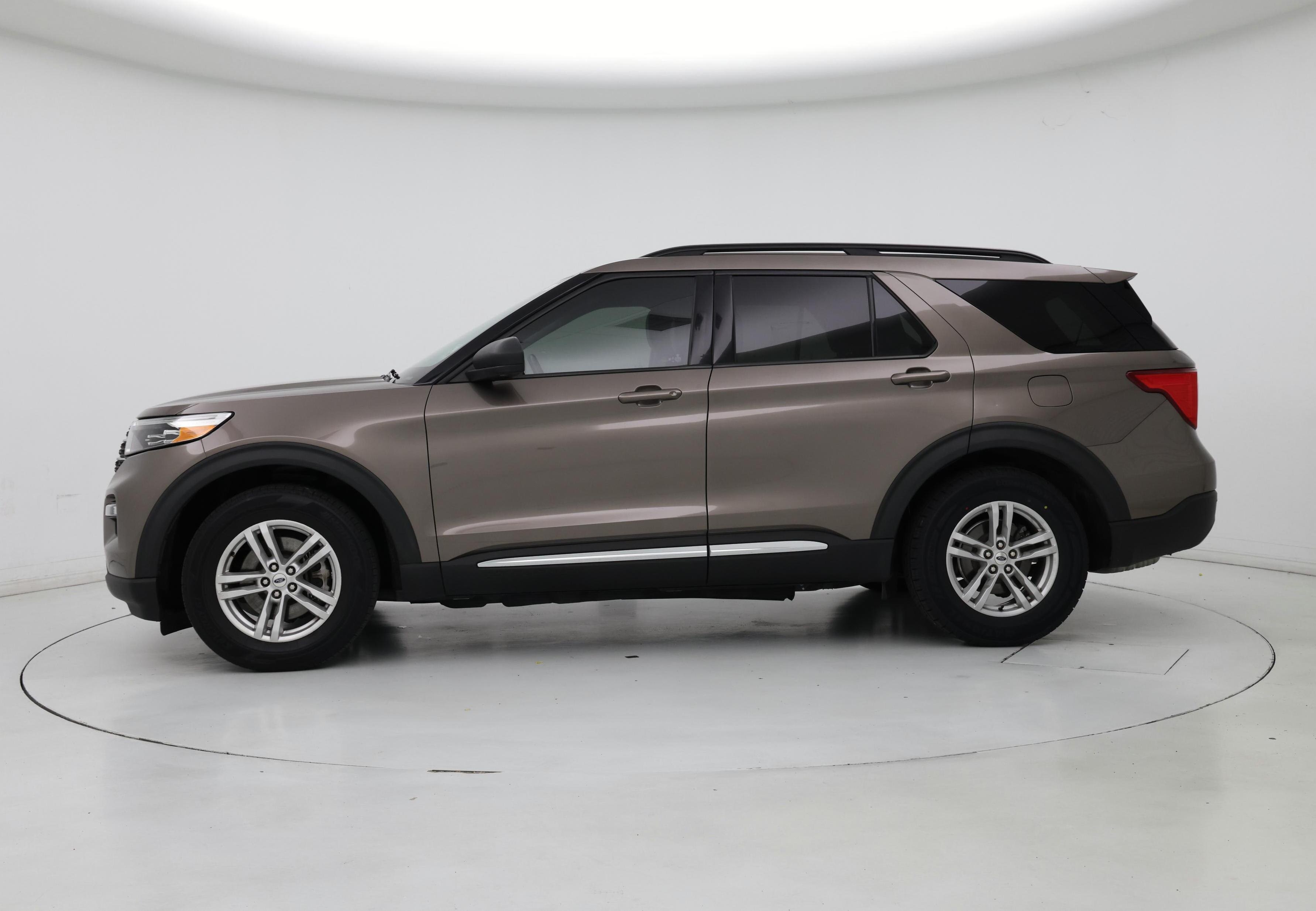 Thumbnail: 2021 Ford Explorer - 3