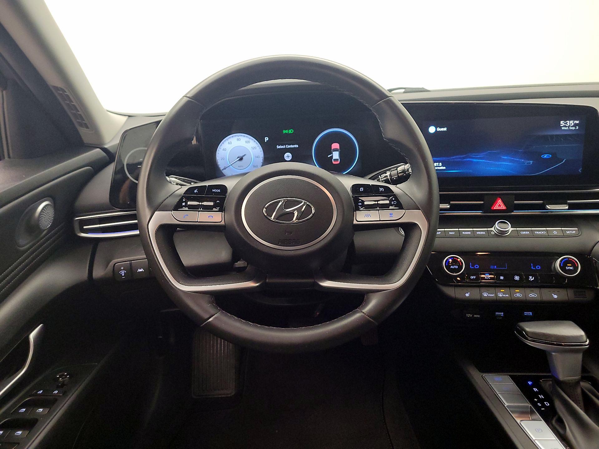 Thumbnail: 2022 Hyundai Elantra - 10