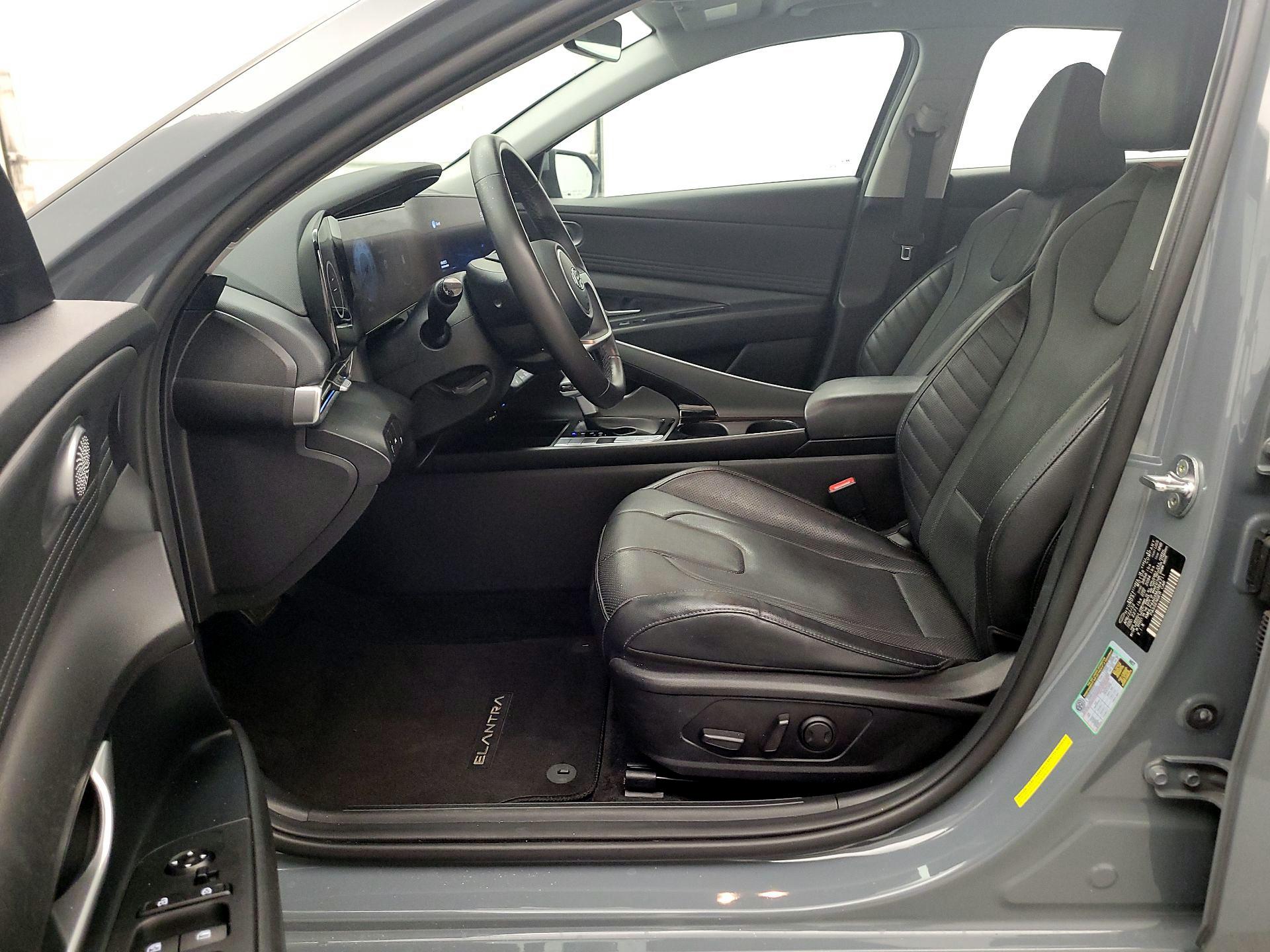 Thumbnail: 2022 Hyundai Elantra - 11