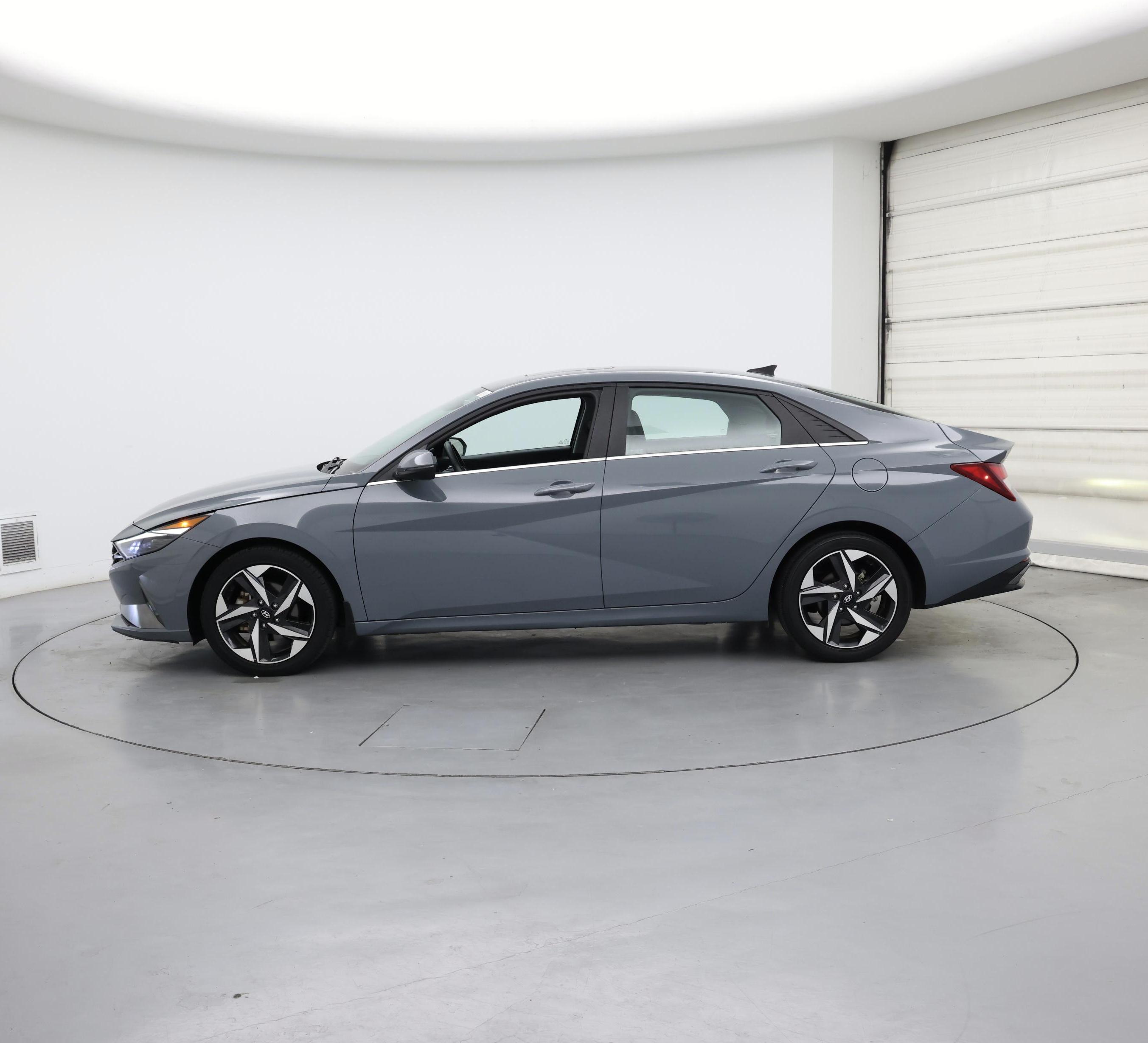 Thumbnail: 2022 Hyundai Elantra - 3