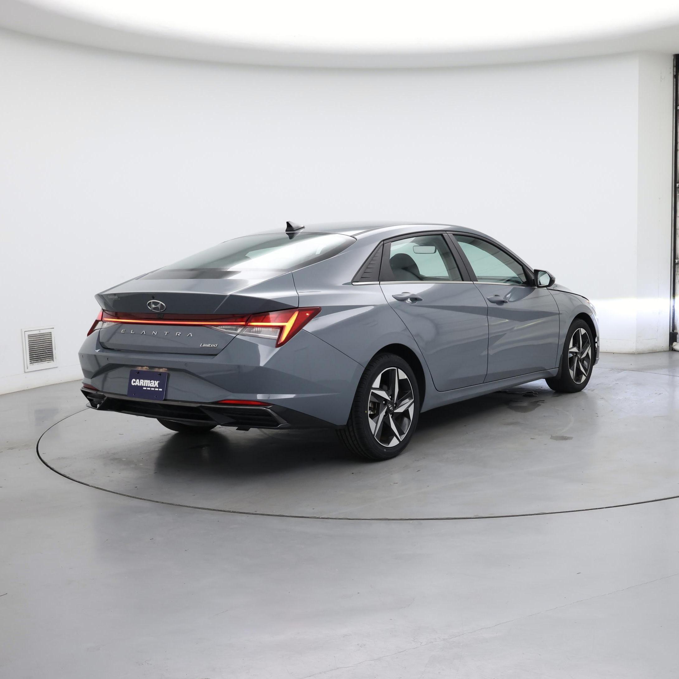 Thumbnail: 2022 Hyundai Elantra - 8