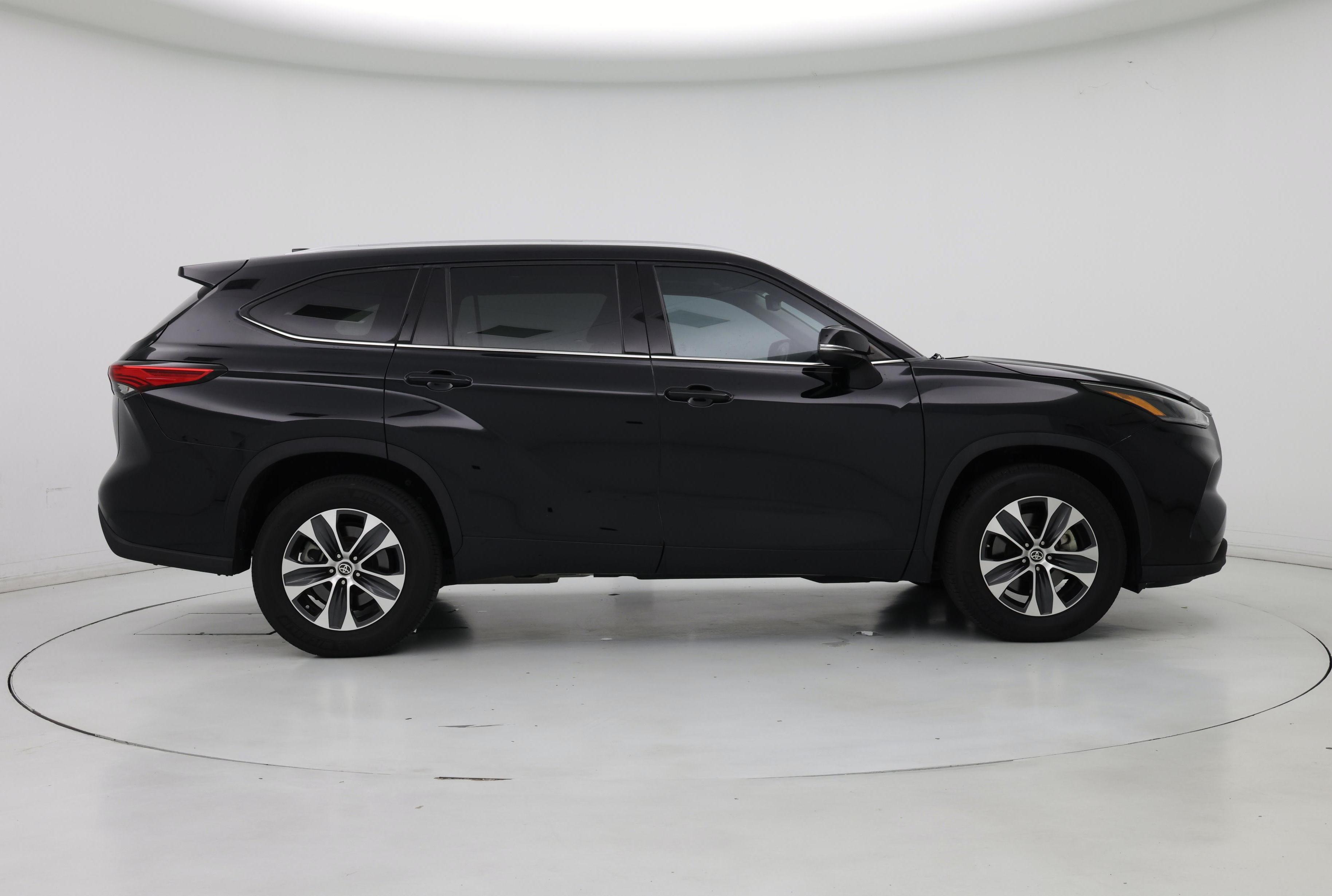 Thumbnail: 2021 Toyota Highlander - 7