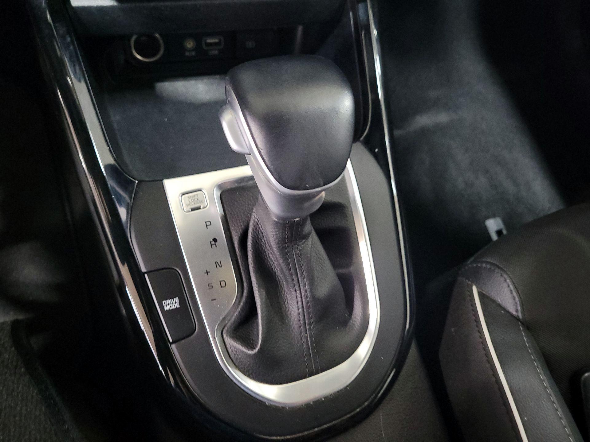 Thumbnail: 2021 Kia Forte - 16