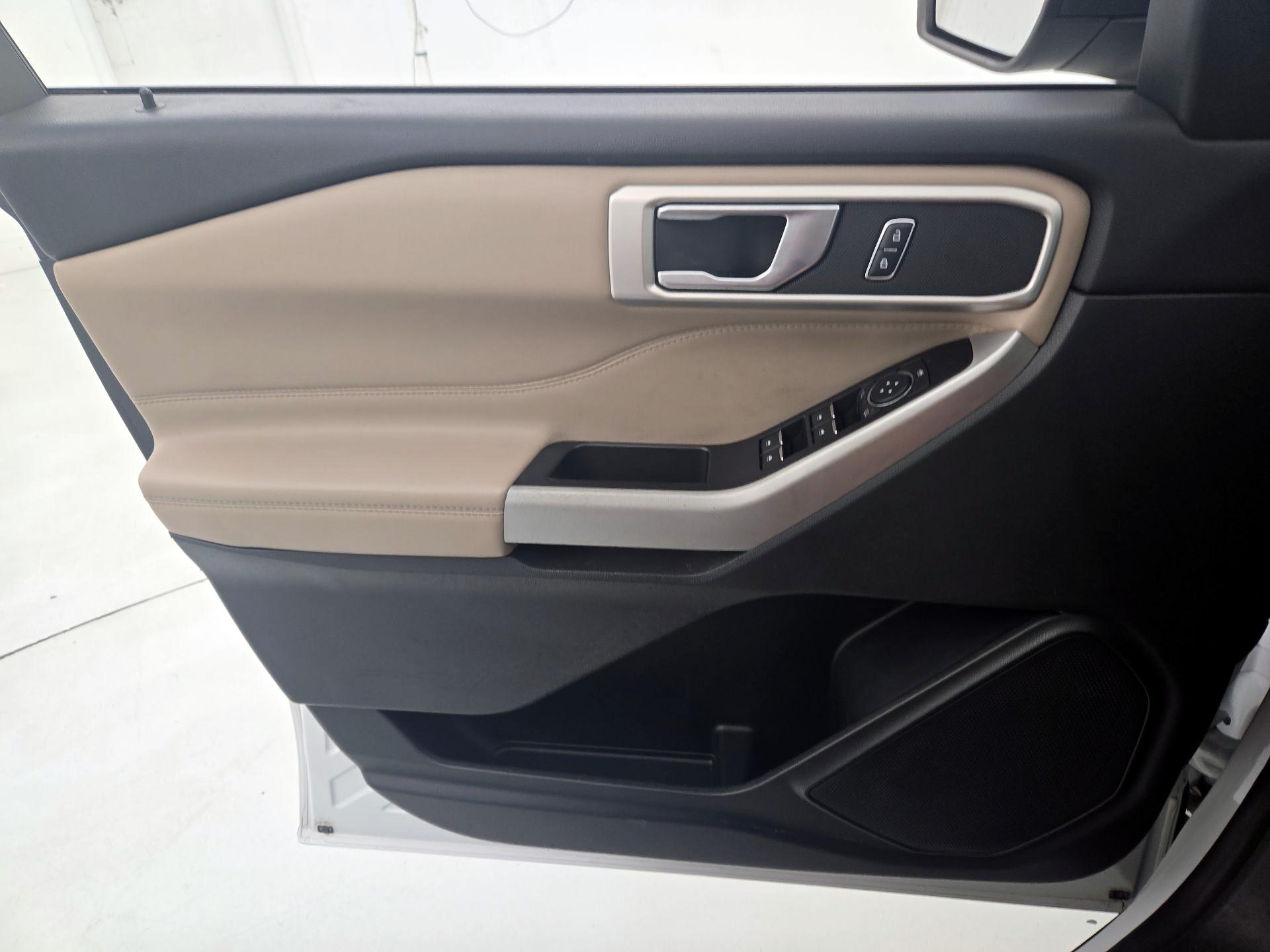 Thumbnail: 2020 Ford Explorer - 12
