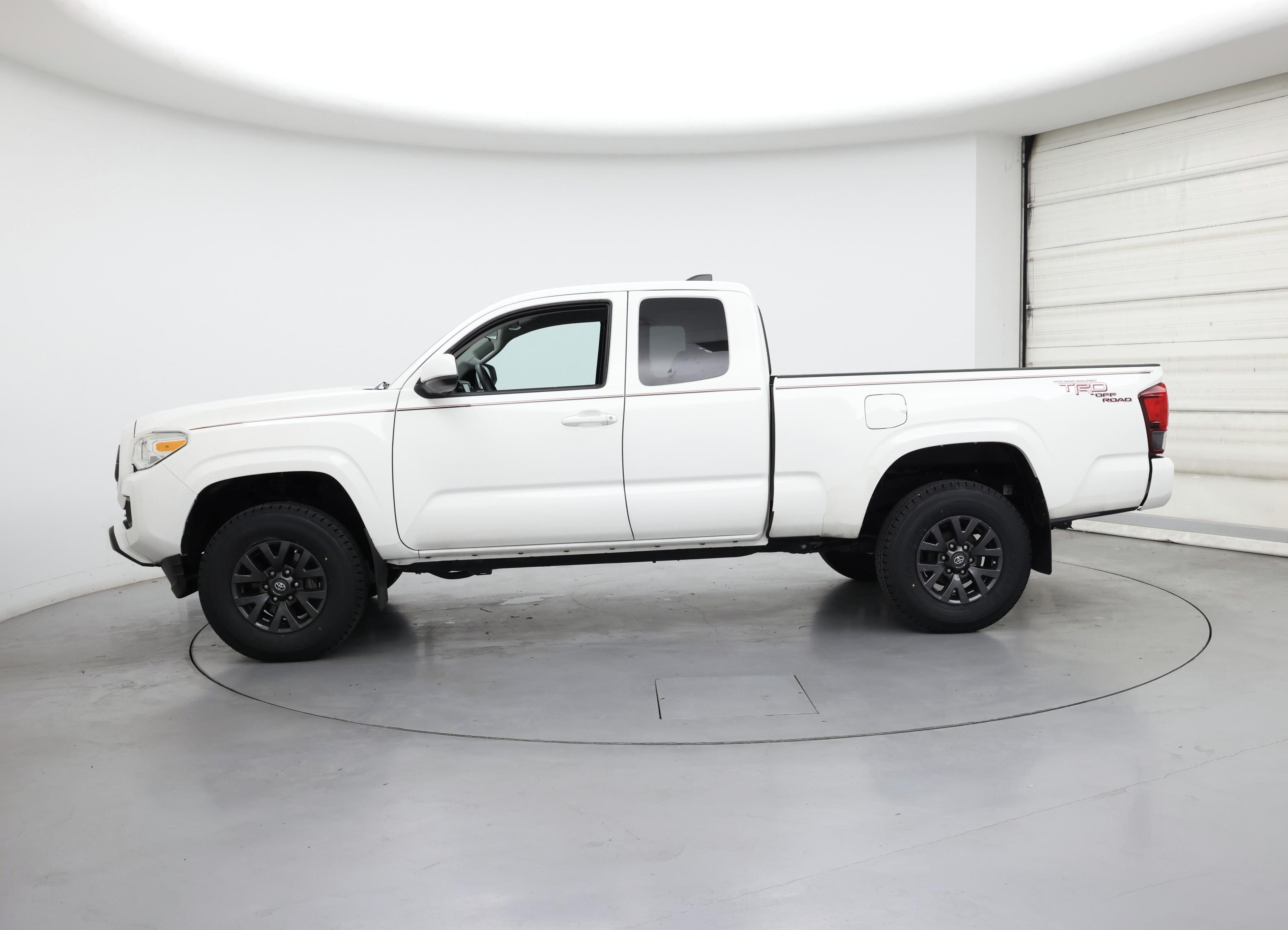 Thumbnail: 2021 Toyota Tacoma - 3