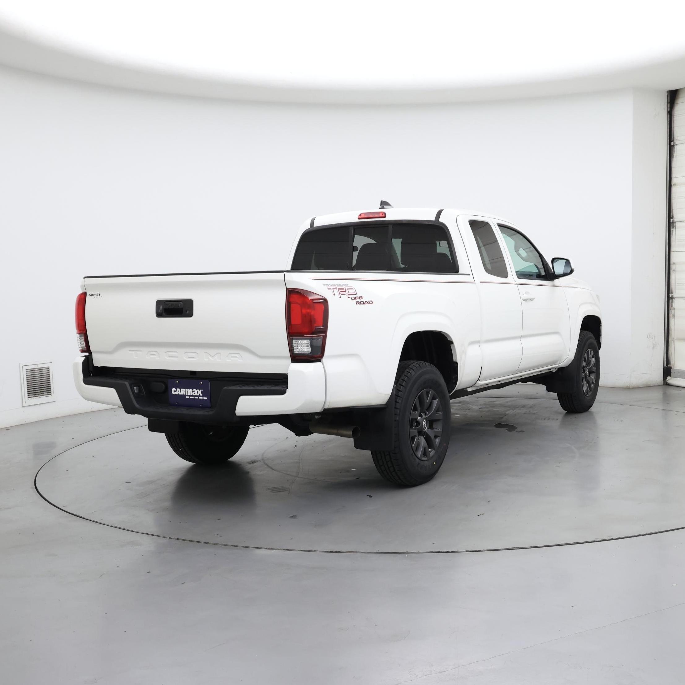 Thumbnail: 2021 Toyota Tacoma - 8