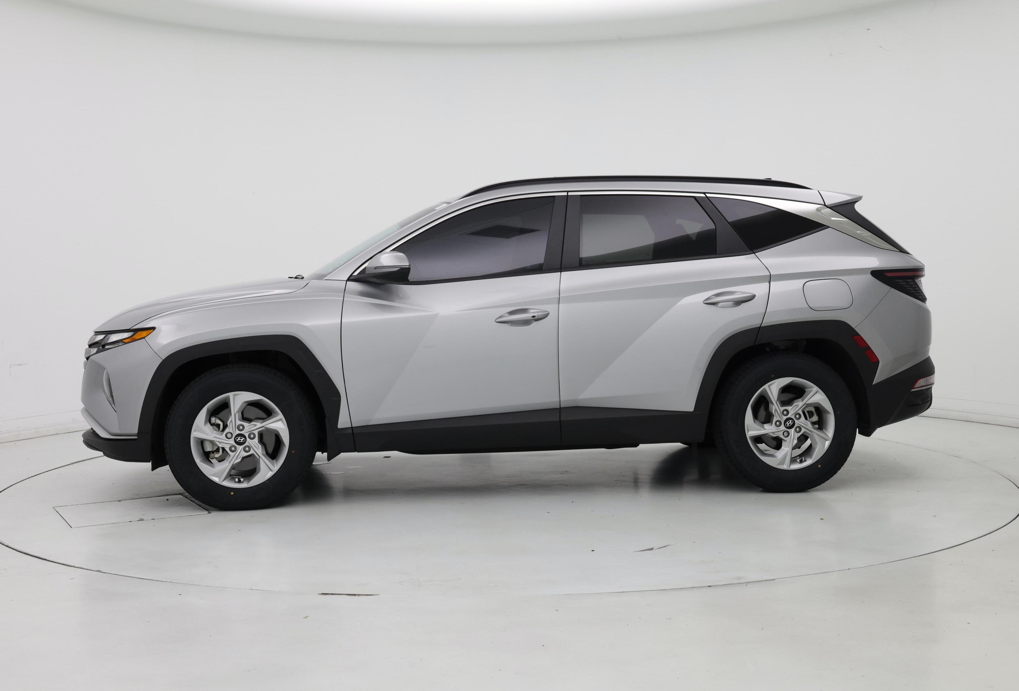 Thumbnail: 2022 Hyundai Tucson - 3