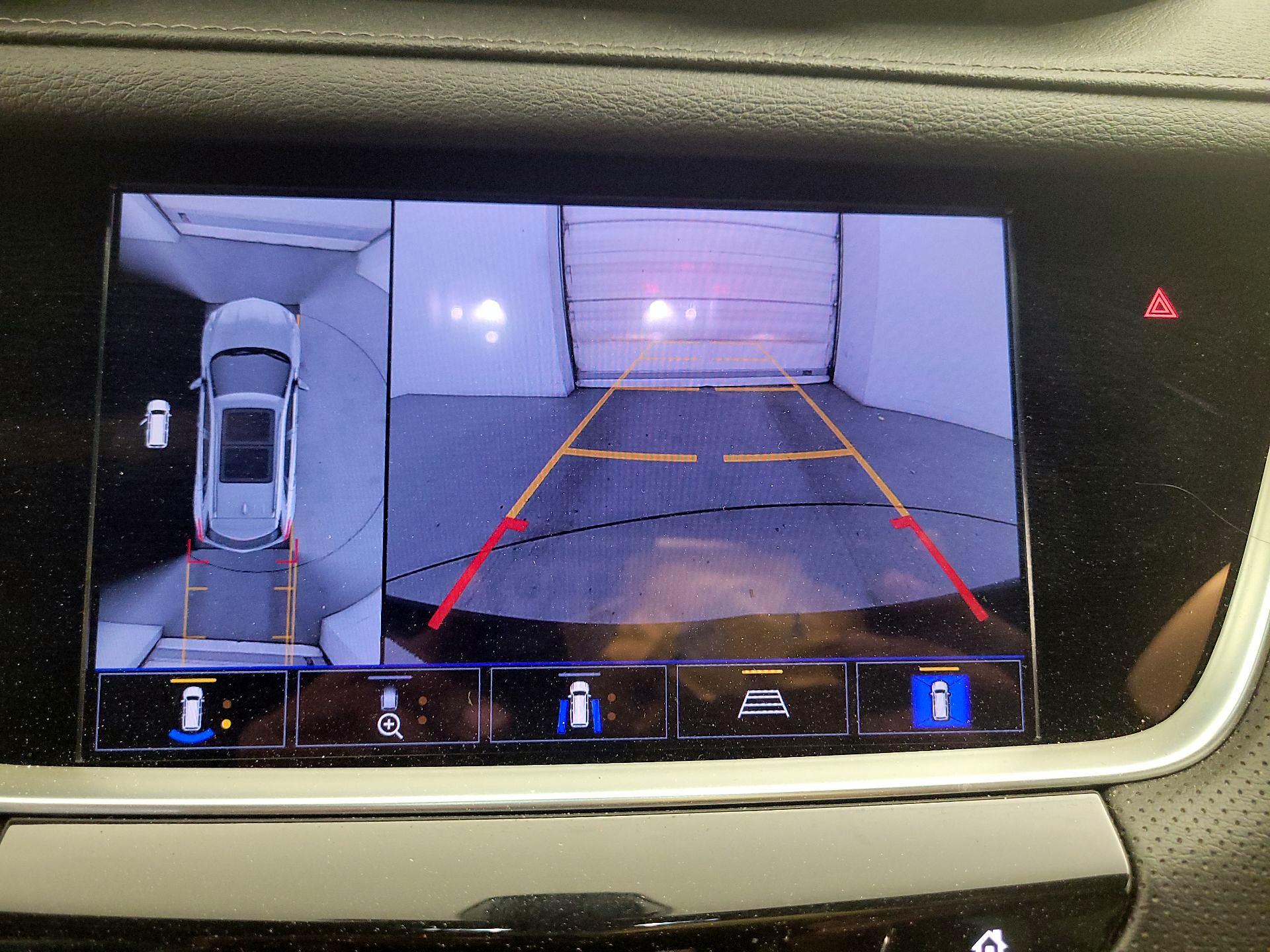 Thumbnail: 2023 Cadillac XT5 - 14