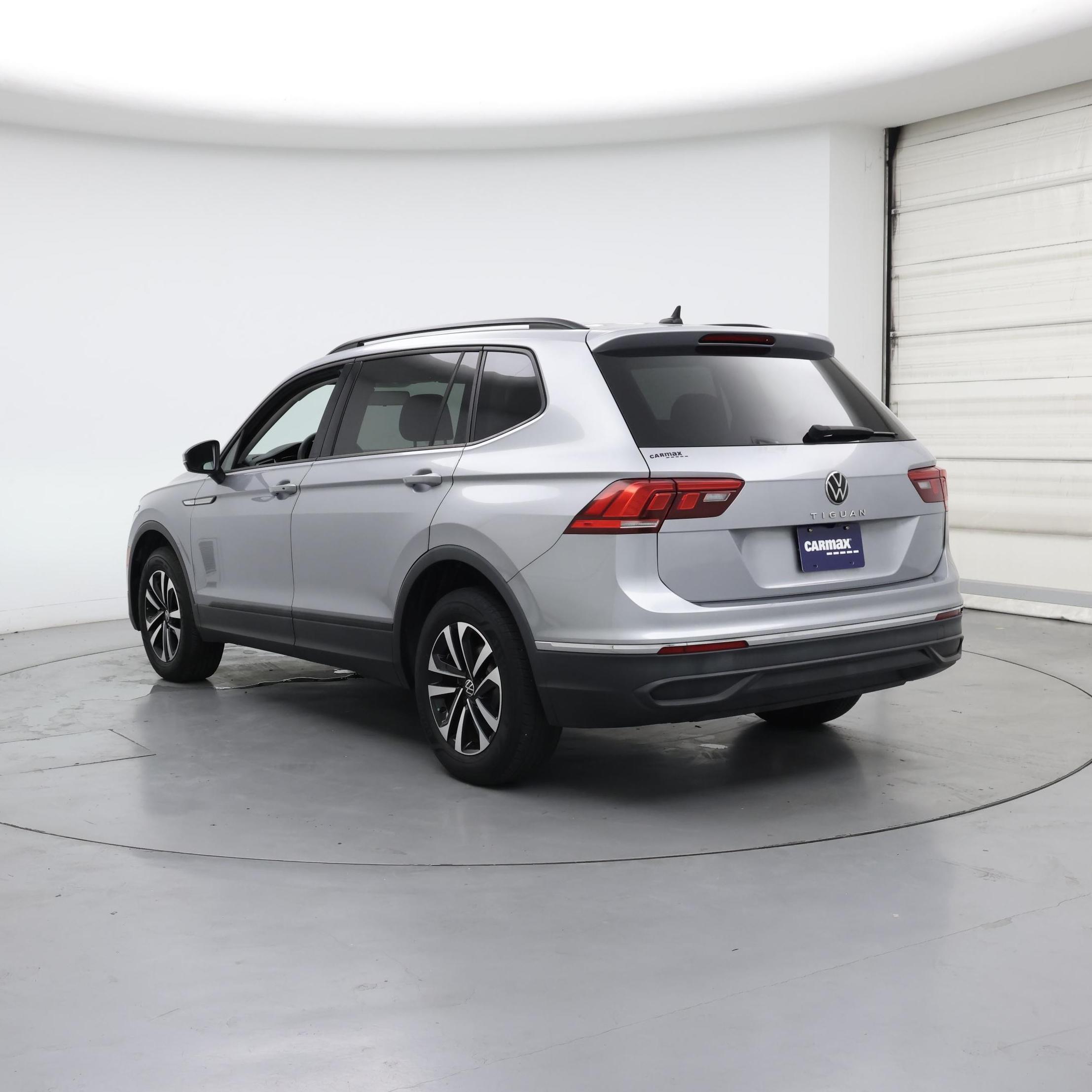 Thumbnail: 2022 Volkswagen Tiguan - 2