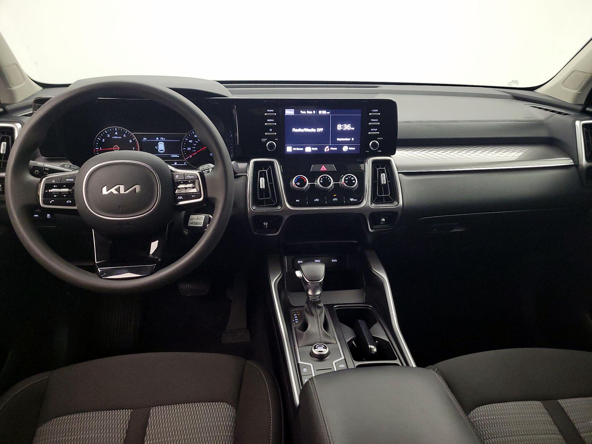 Thumbnail: 2023 Kia Sorento - 9