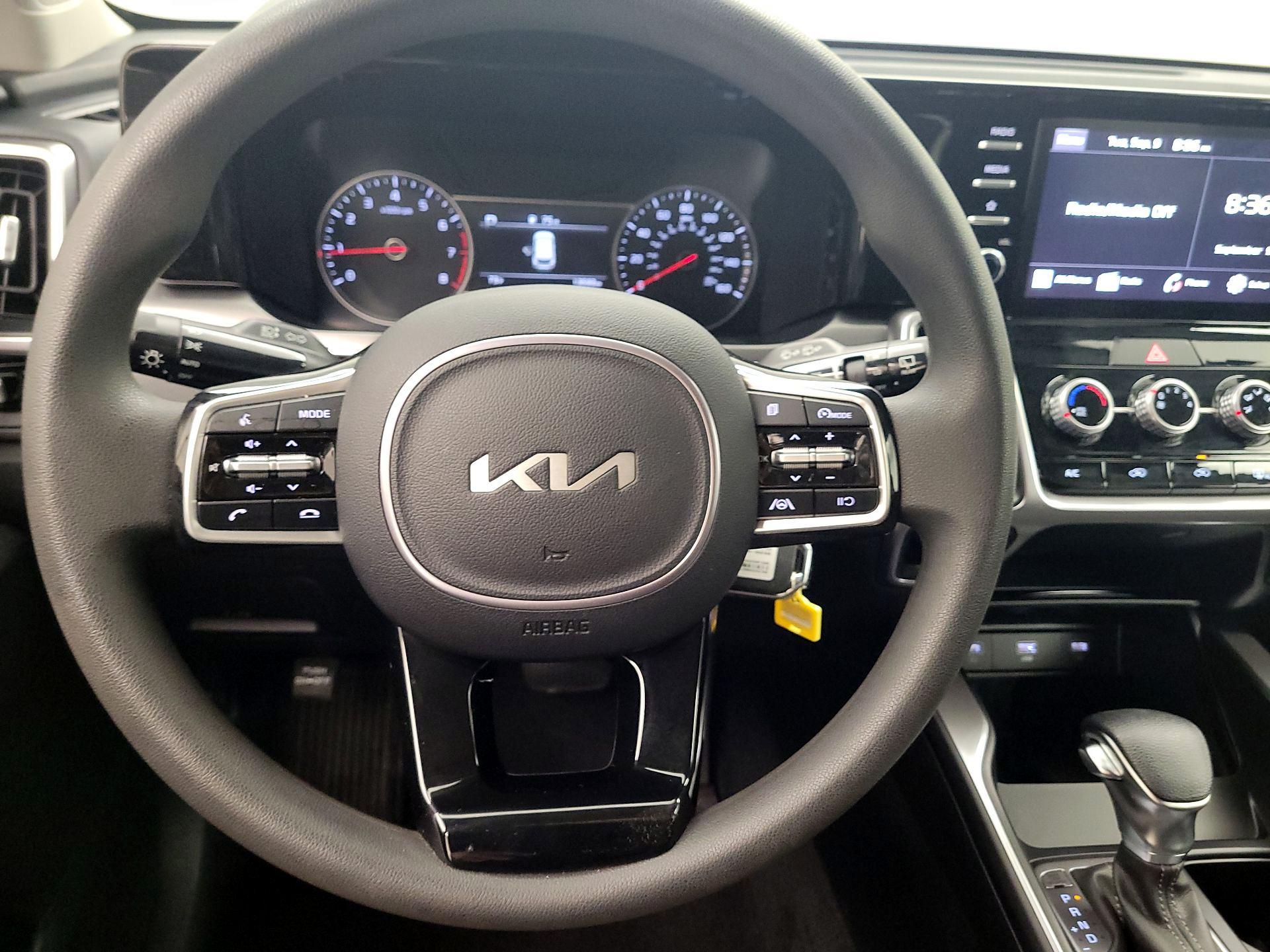 Thumbnail: 2023 Kia Sorento - 10