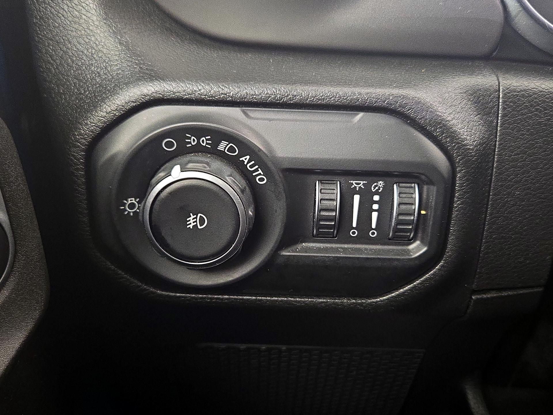 Thumbnail: 2020 Jeep Wrangler - 13