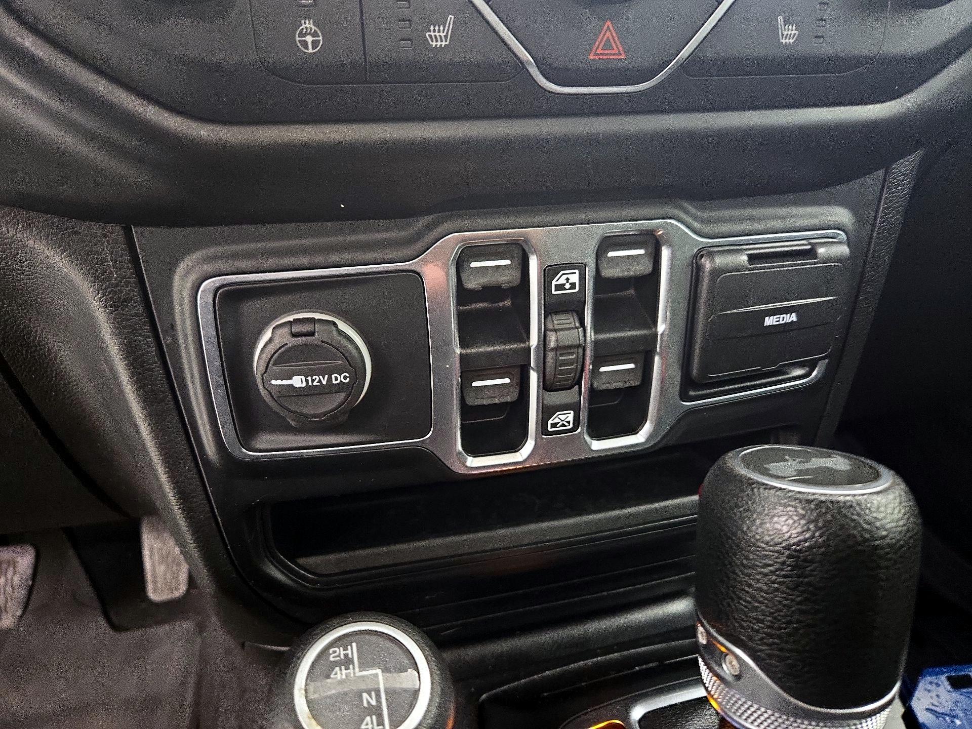 Thumbnail: 2020 Jeep Wrangler - 18