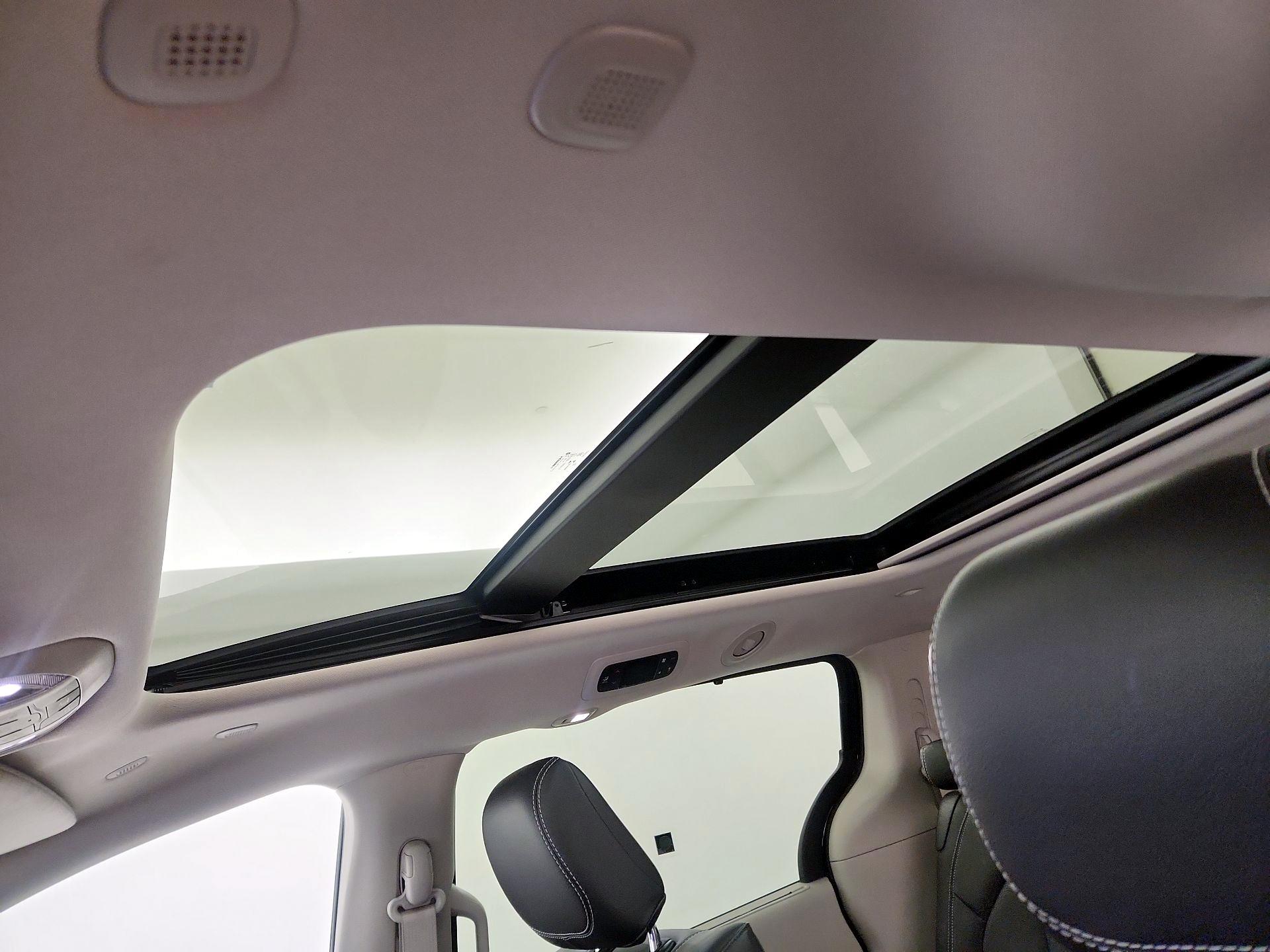 Thumbnail: 2022 Chrysler Pacifica - 19