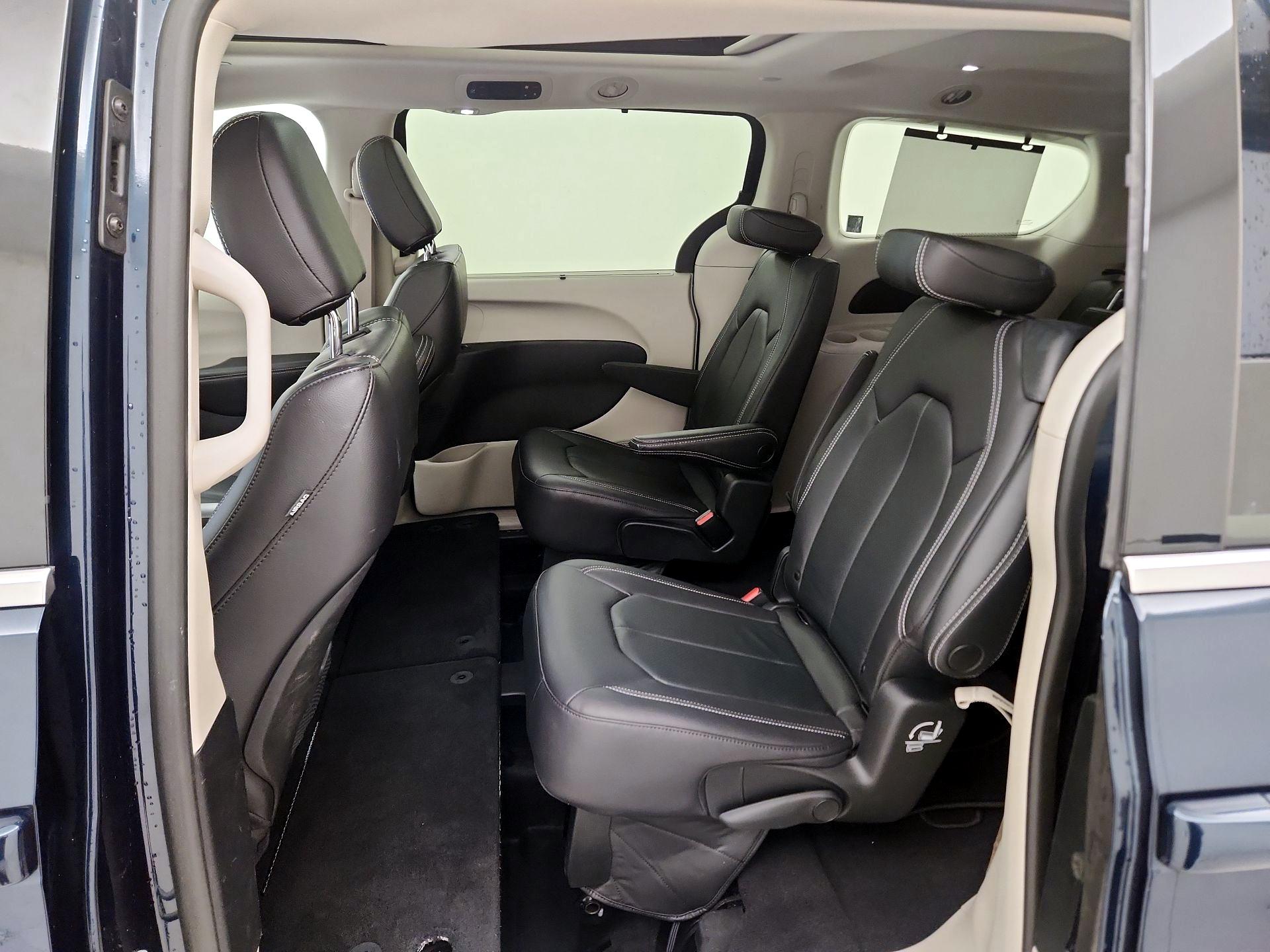 Thumbnail: 2022 Chrysler Pacifica - 20