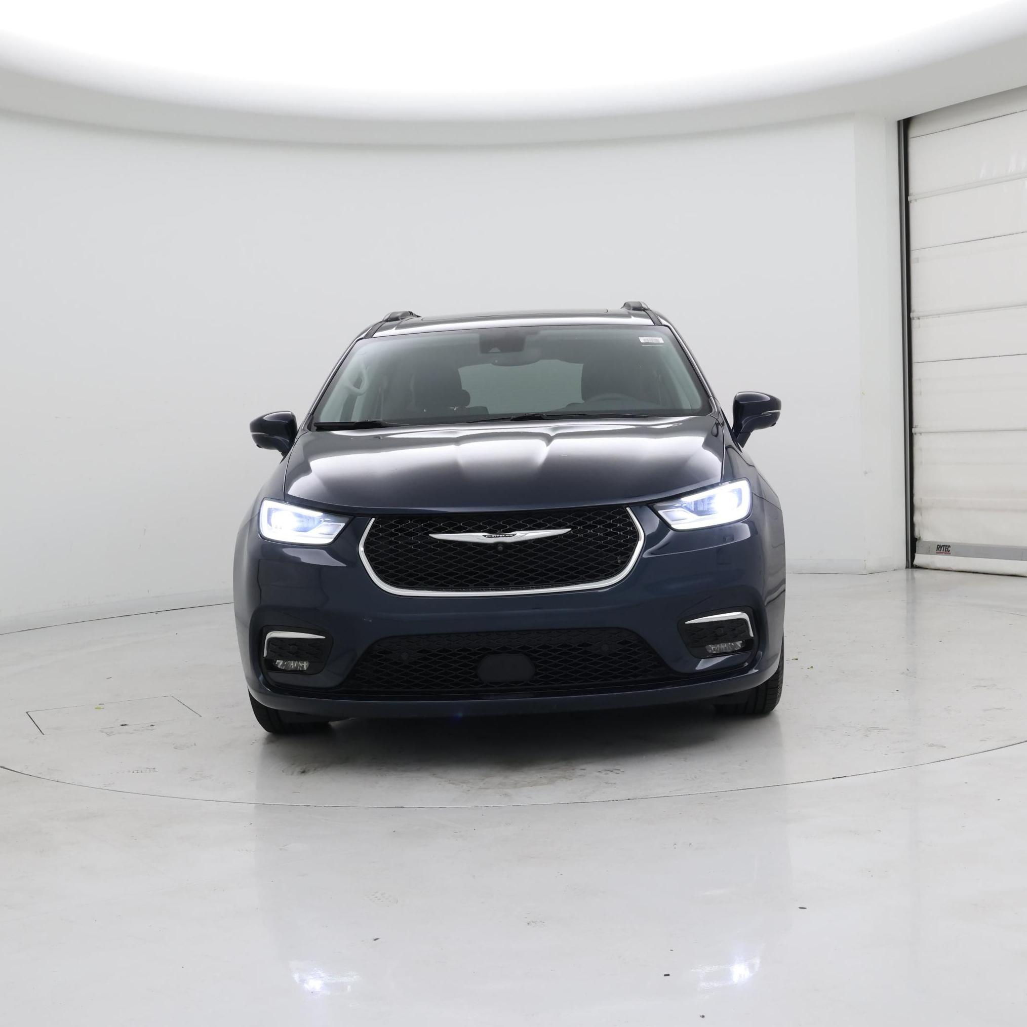 Thumbnail: 2022 Chrysler Pacifica - 5