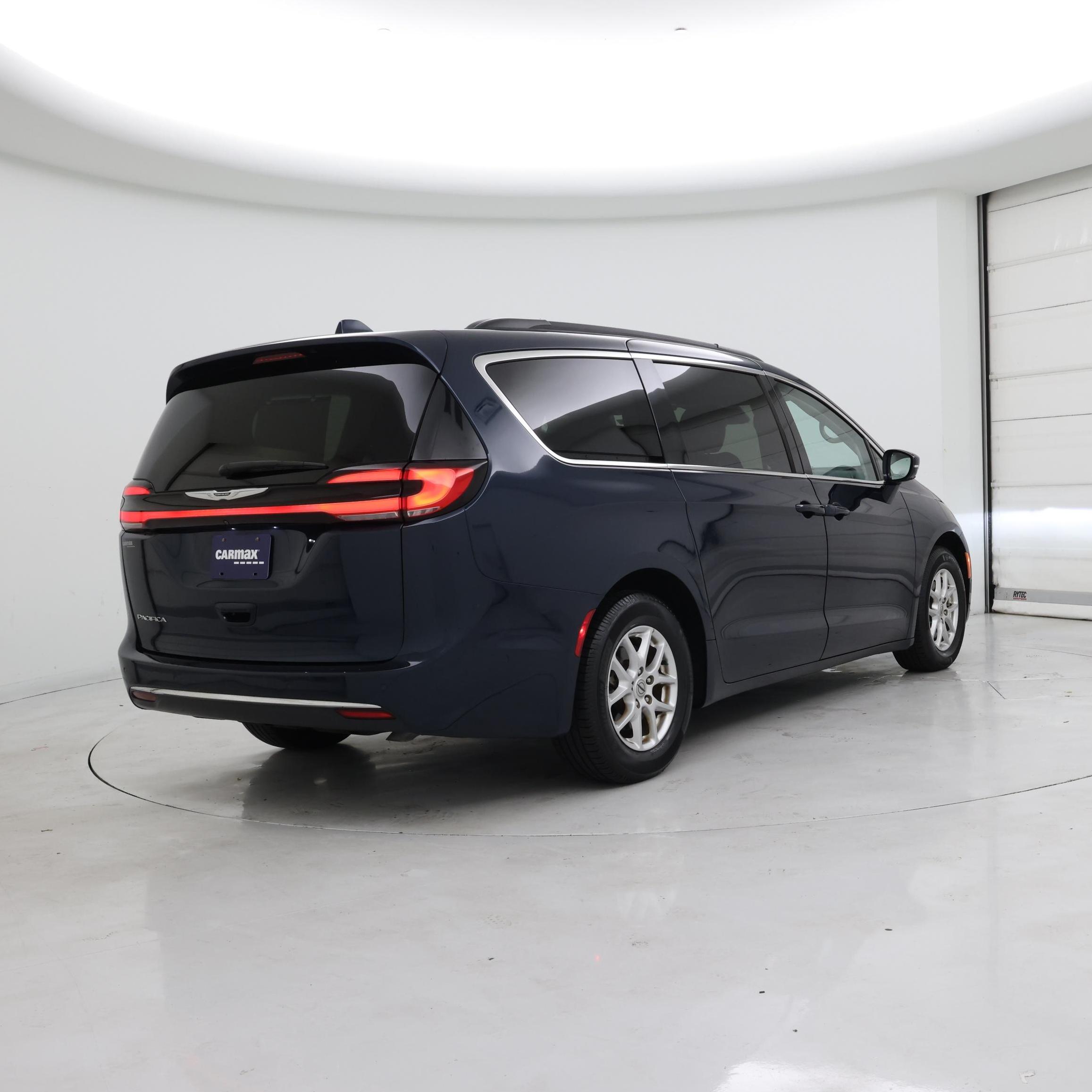 Thumbnail: 2022 Chrysler Pacifica - 8