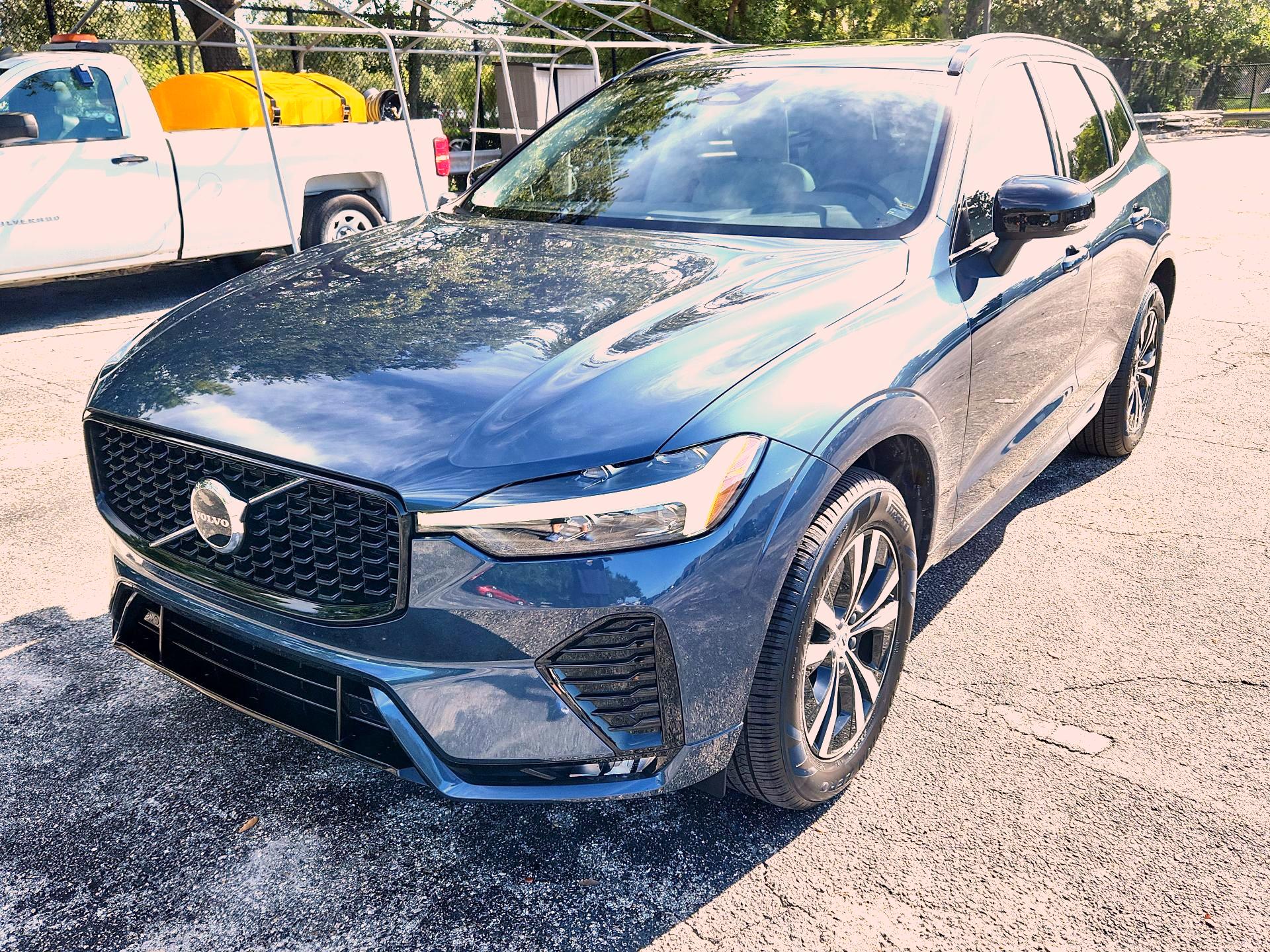 Thumbnail: 2025 Volvo XC60 - 3