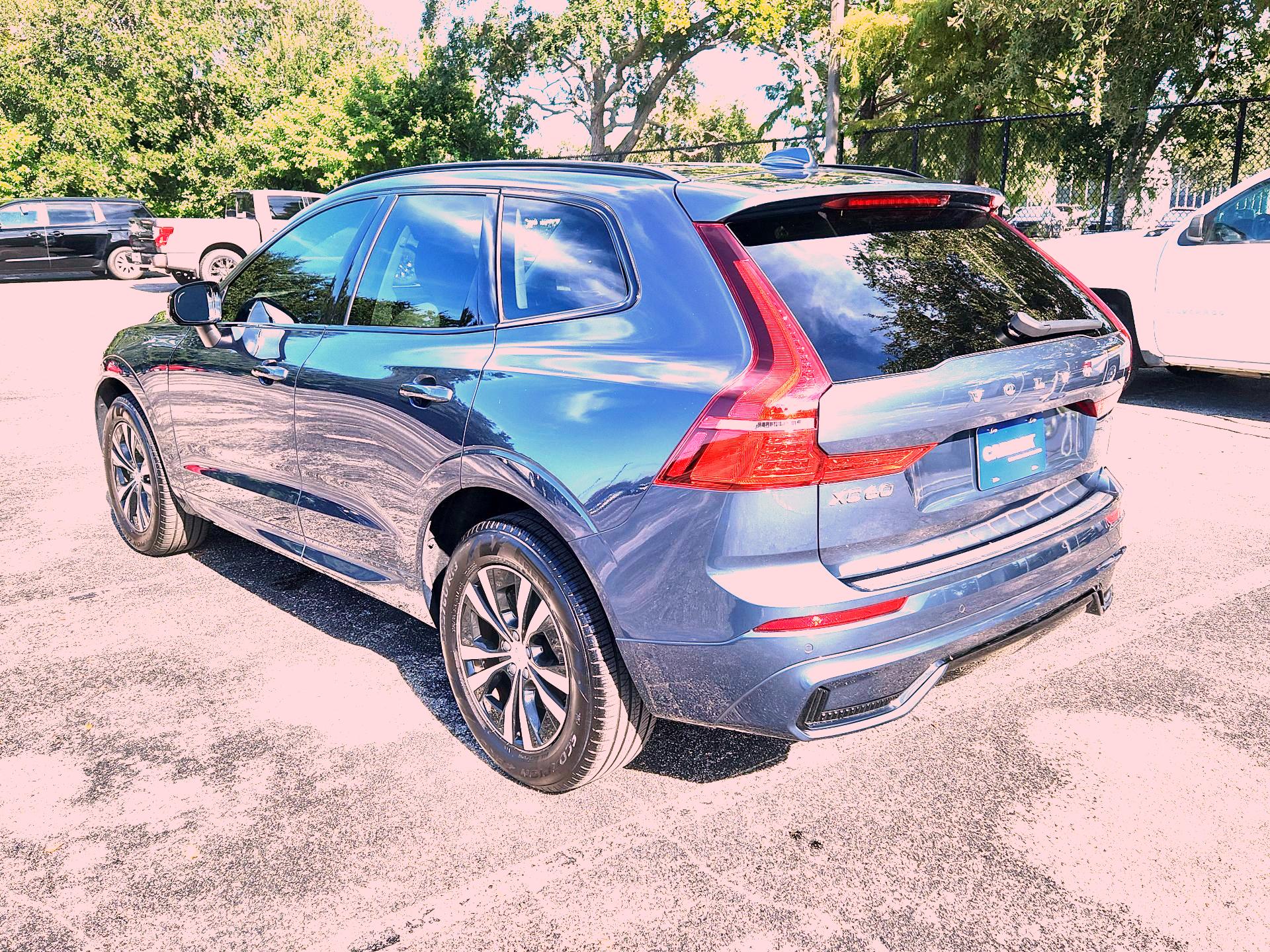 Thumbnail: 2025 Volvo XC60 - 7