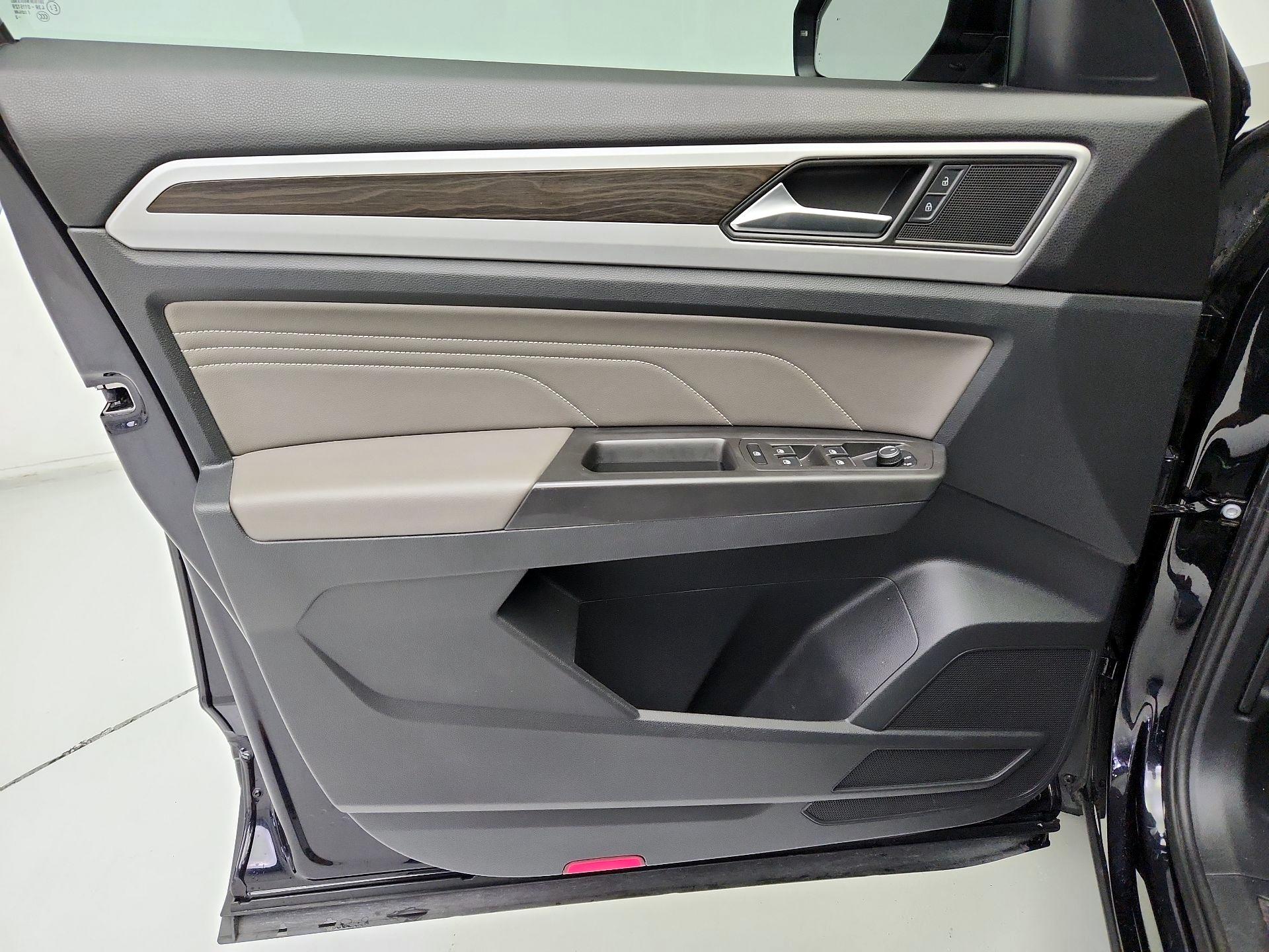 Thumbnail: 2022 Volkswagen Atlas - 12