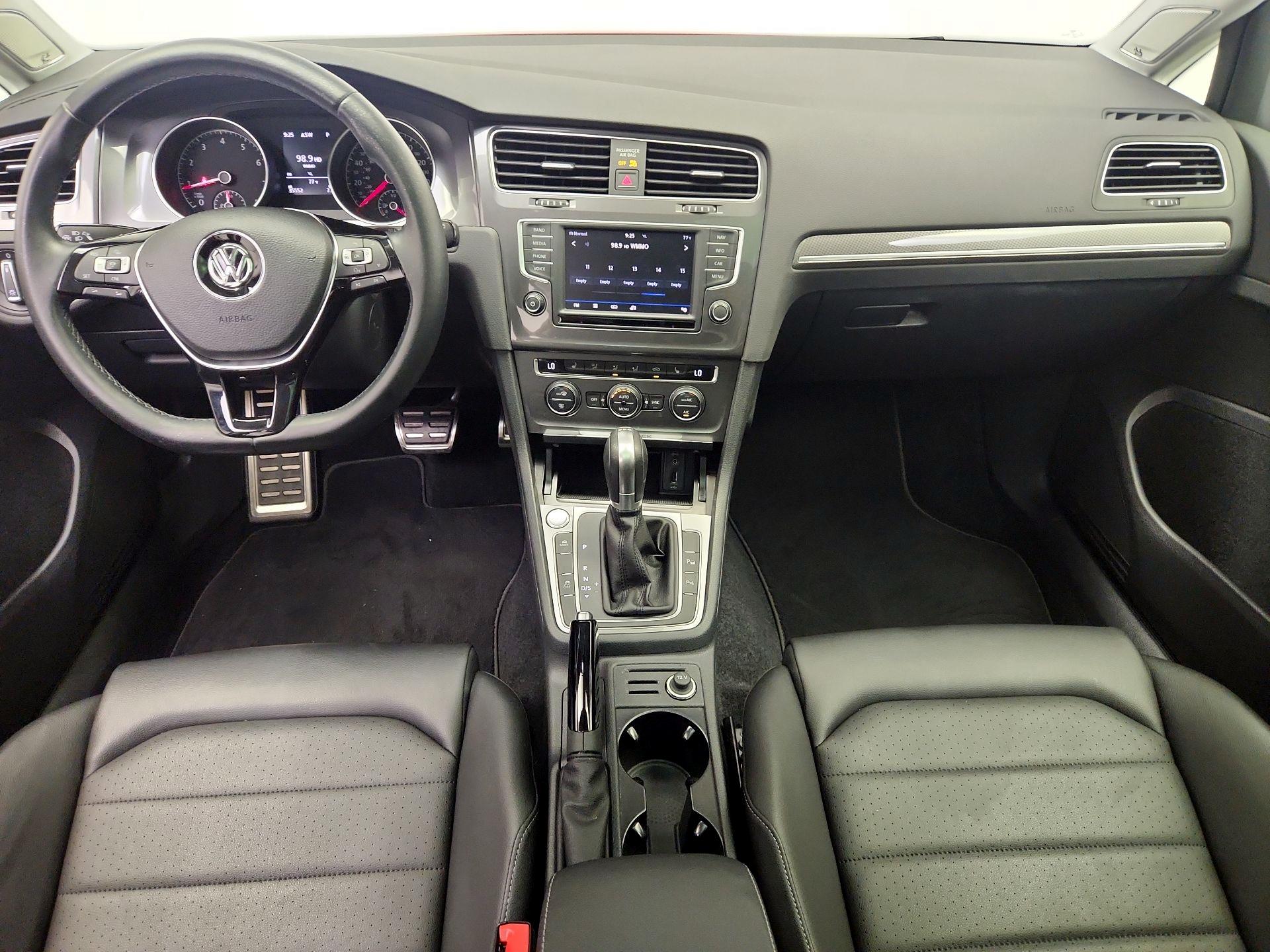 Thumbnail: 2017 Volkswagen Golf - 9