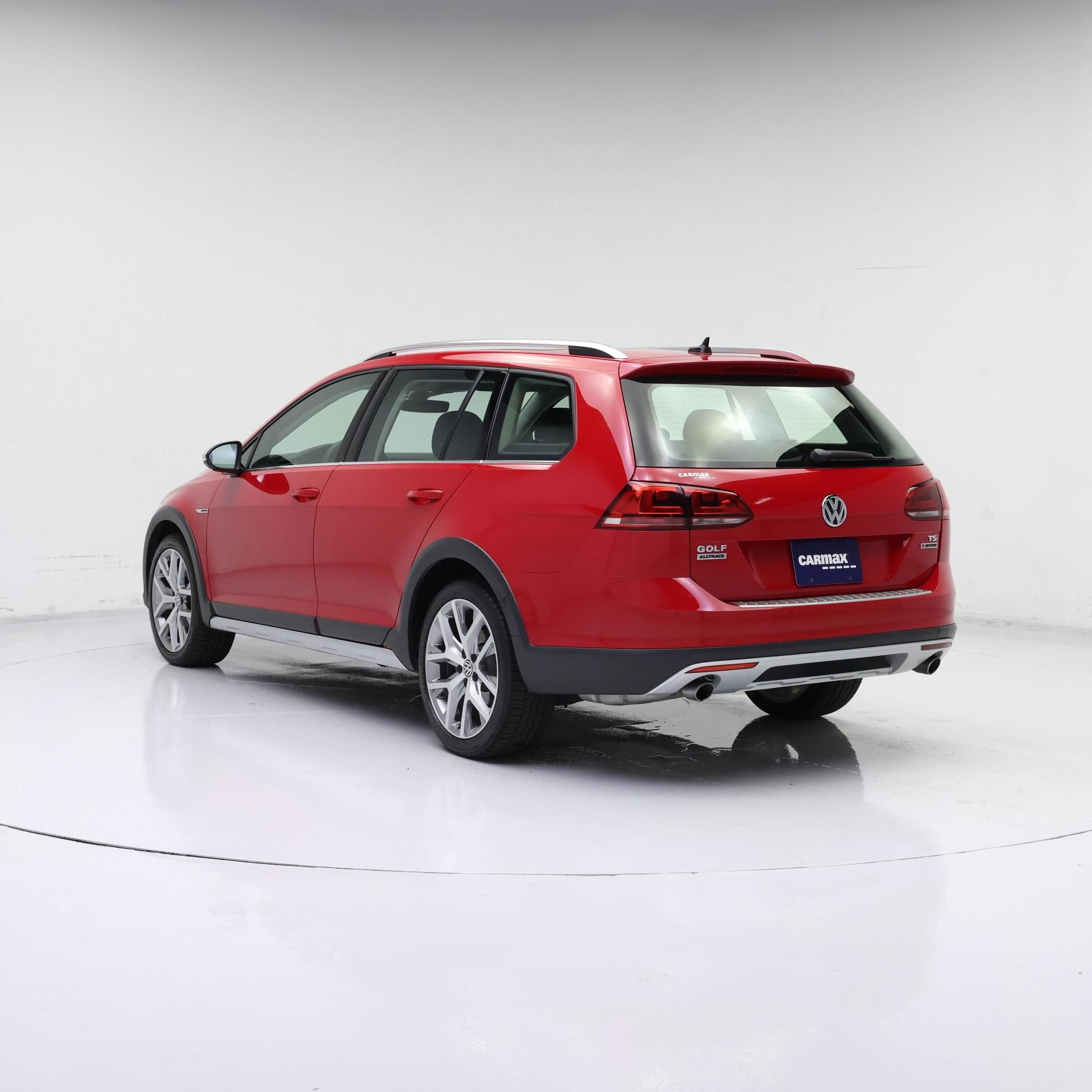 Thumbnail: 2017 Volkswagen Golf - 2