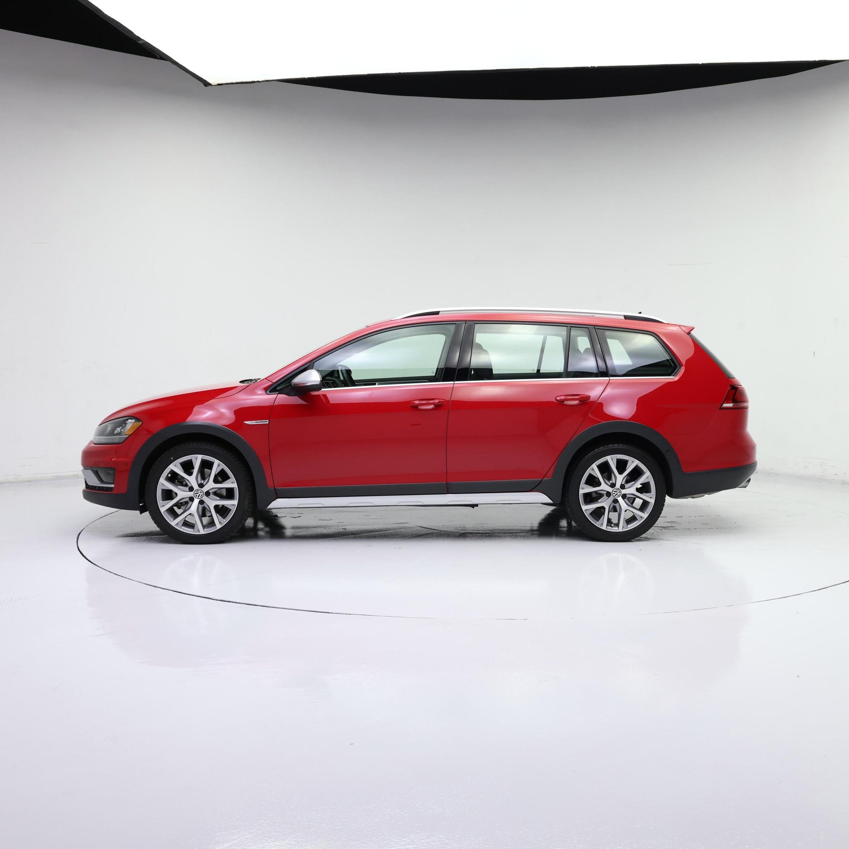 Thumbnail: 2017 Volkswagen Golf - 3