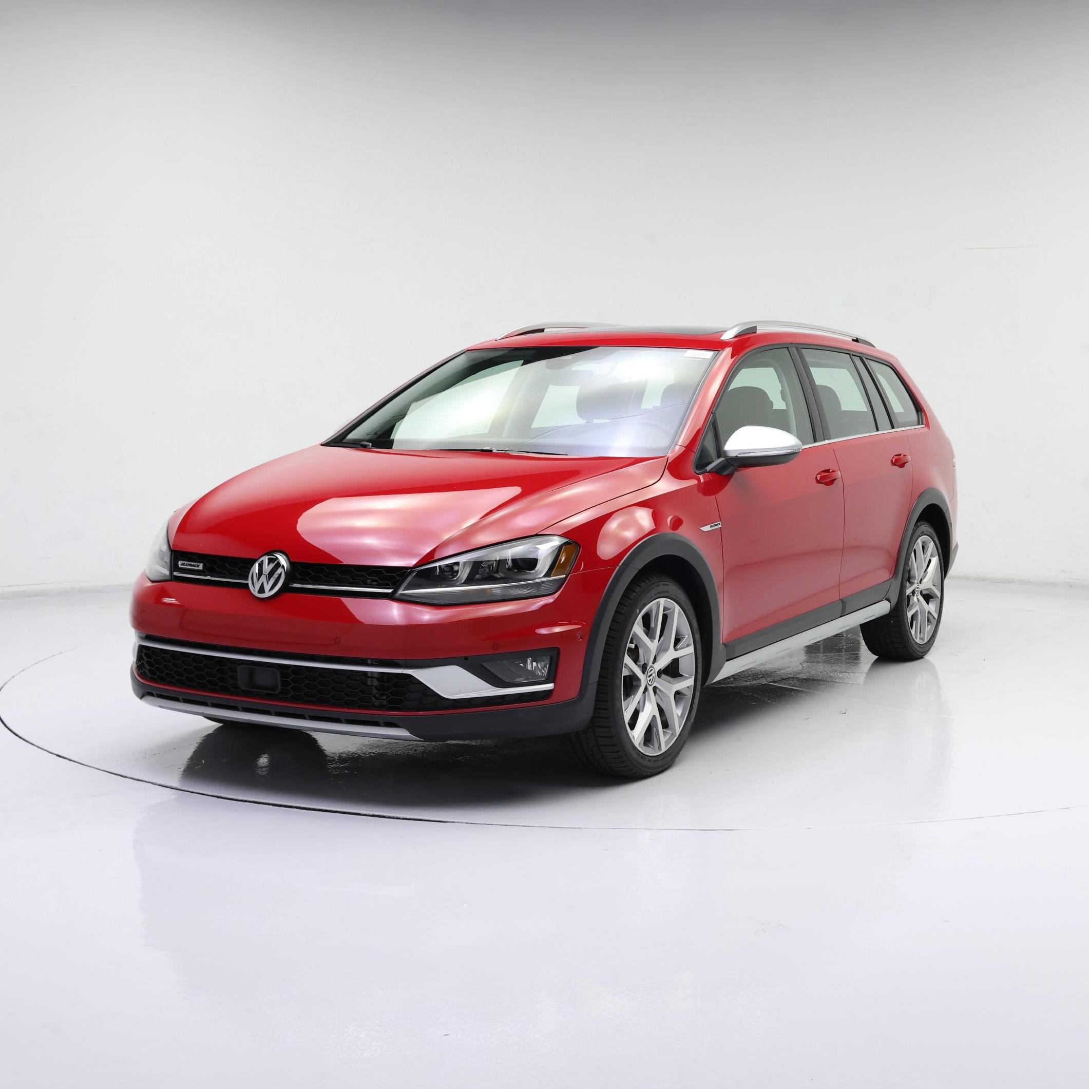 Thumbnail: 2017 Volkswagen Golf - 4