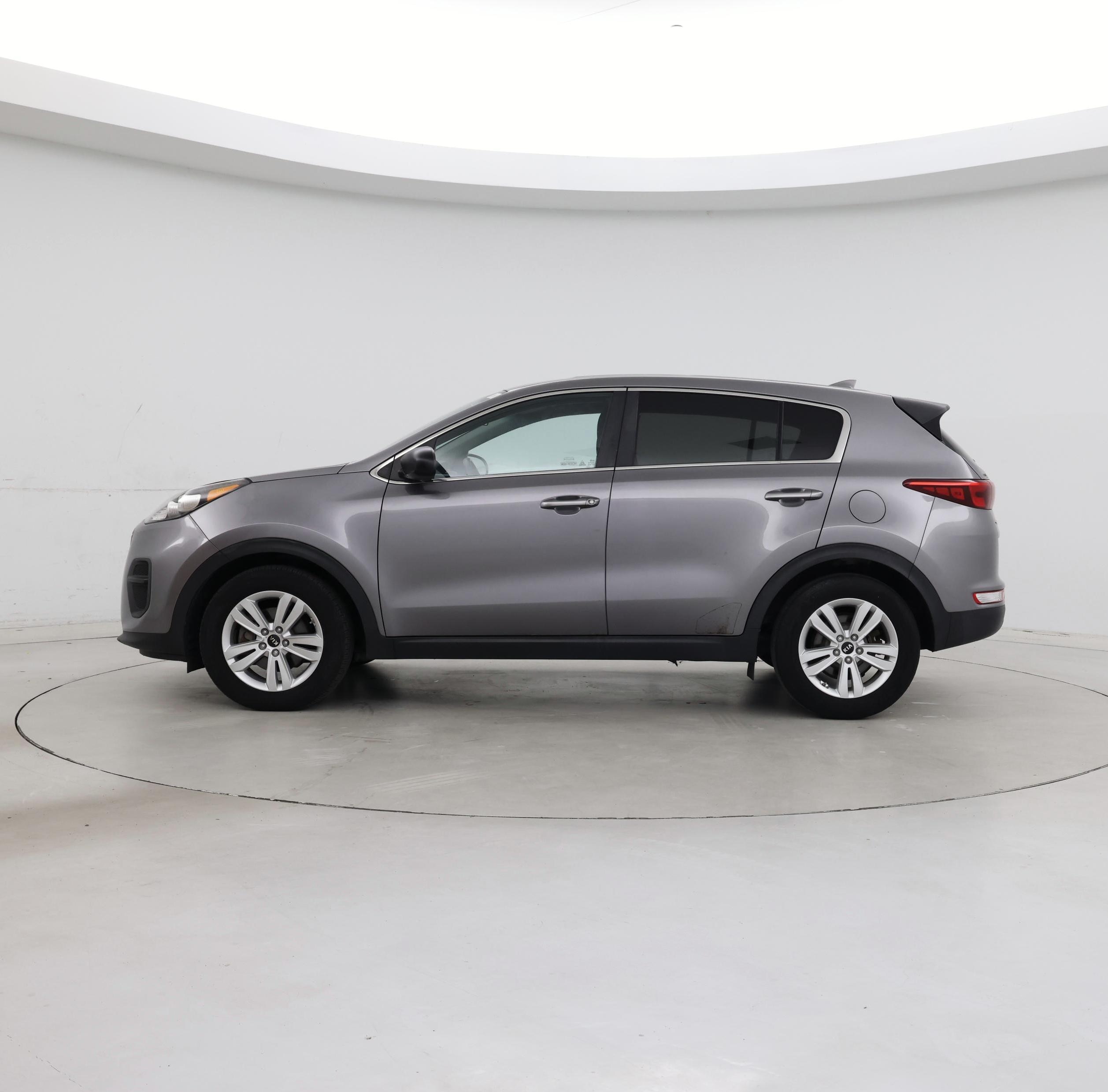 Thumbnail: 2017 Kia Sportage - 3