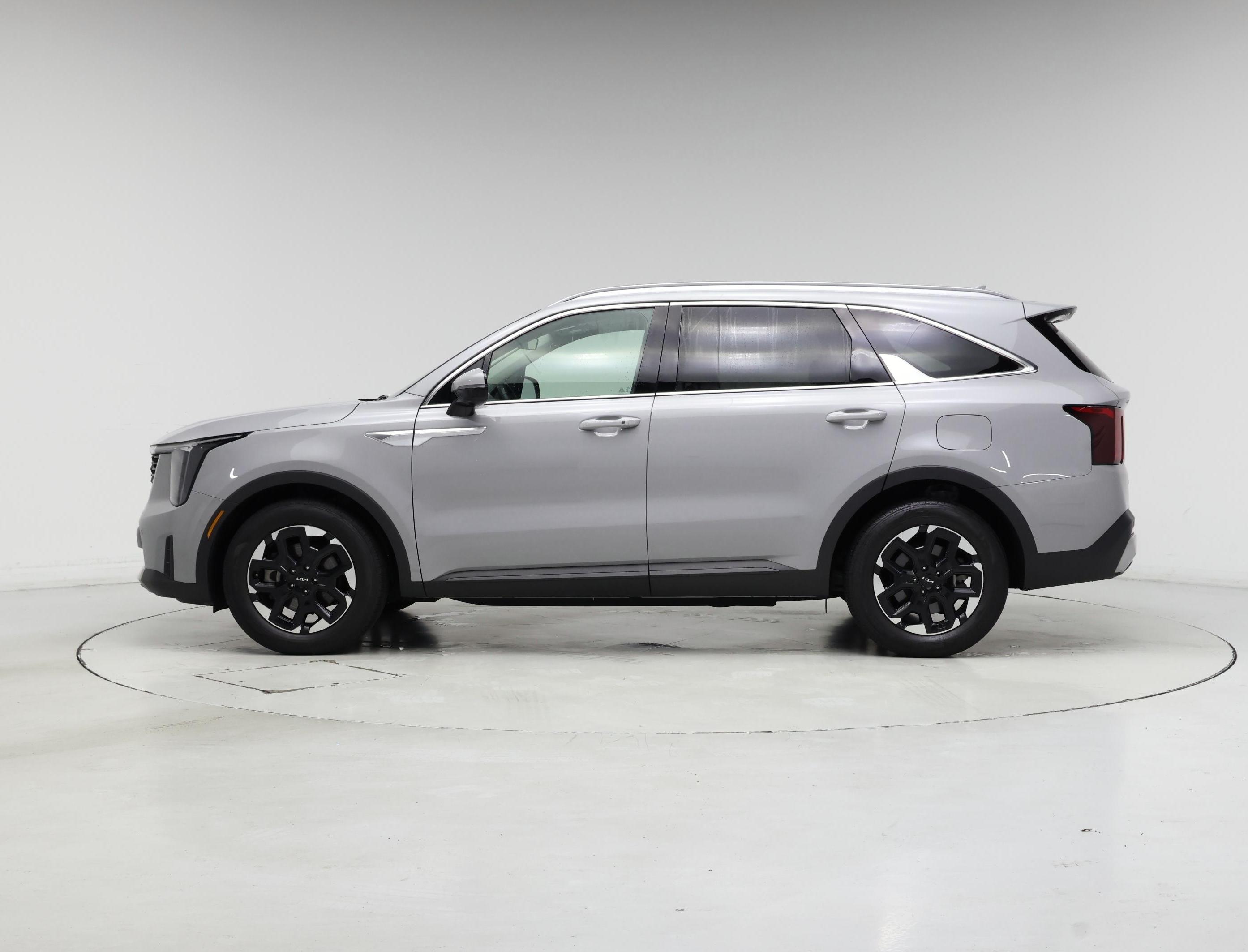 Thumbnail: 2024 Kia Sorento - 3