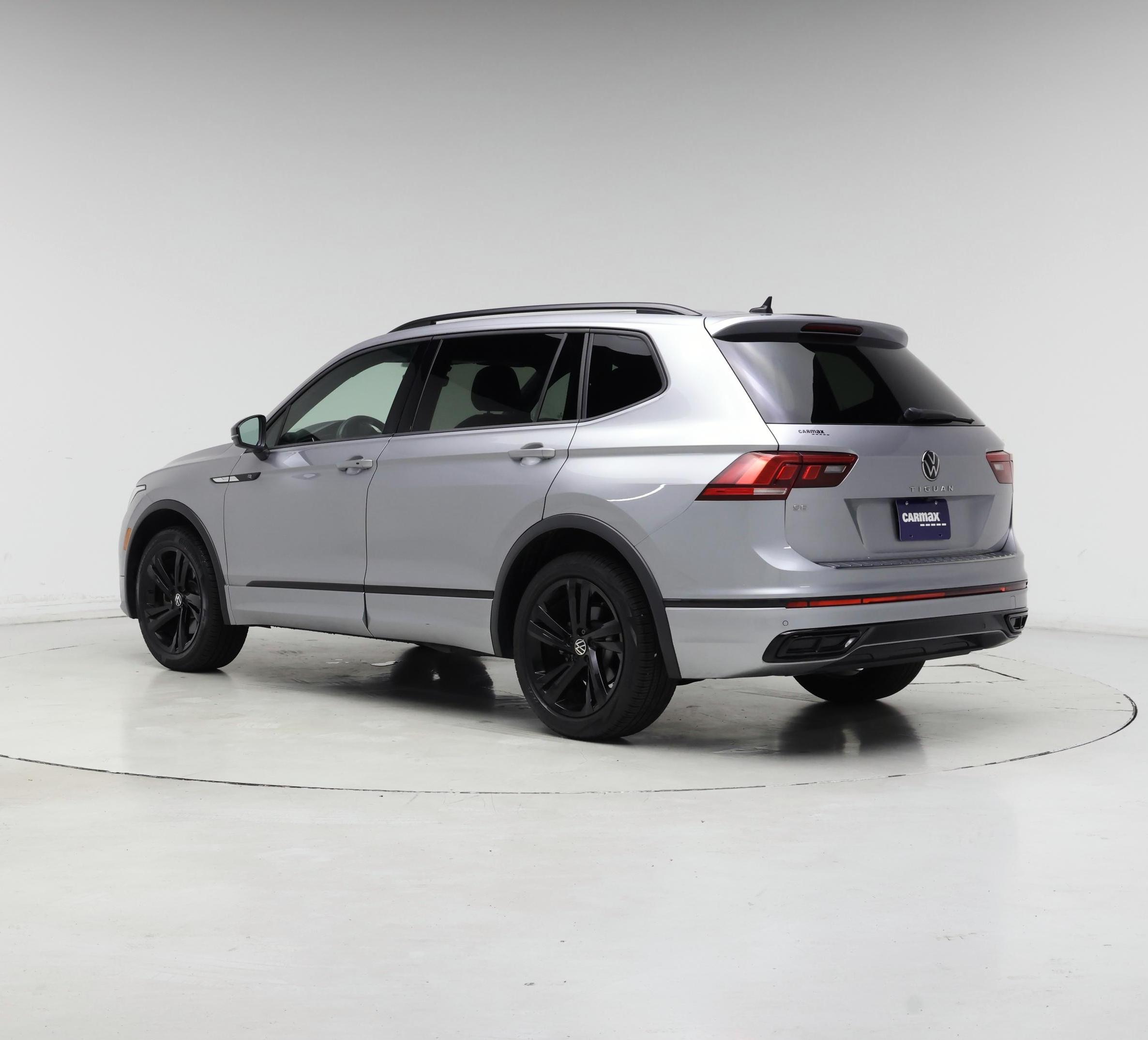 Thumbnail: 2023 Volkswagen Tiguan - 2