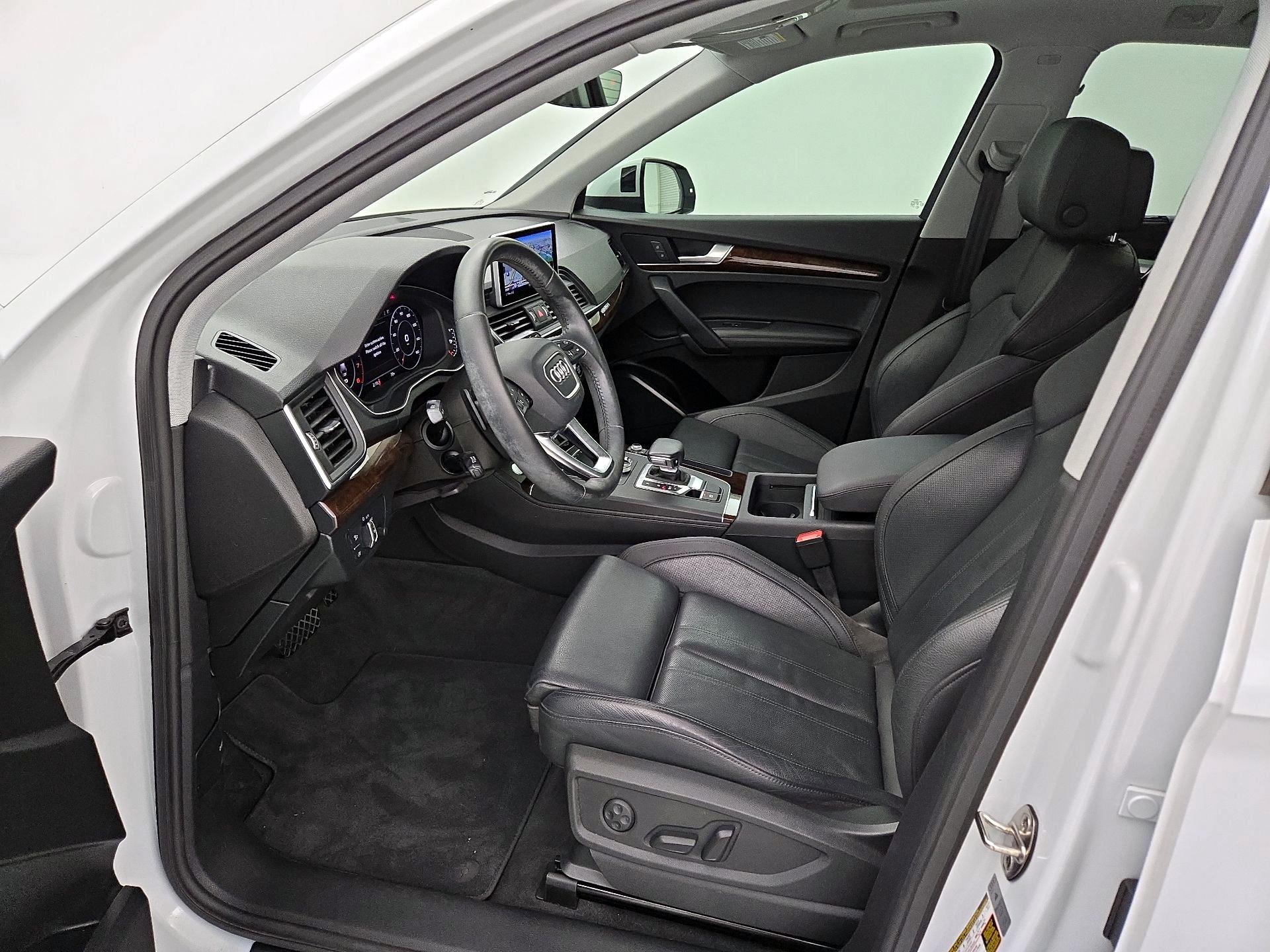 Thumbnail: 2020 Audi Q5 - 11