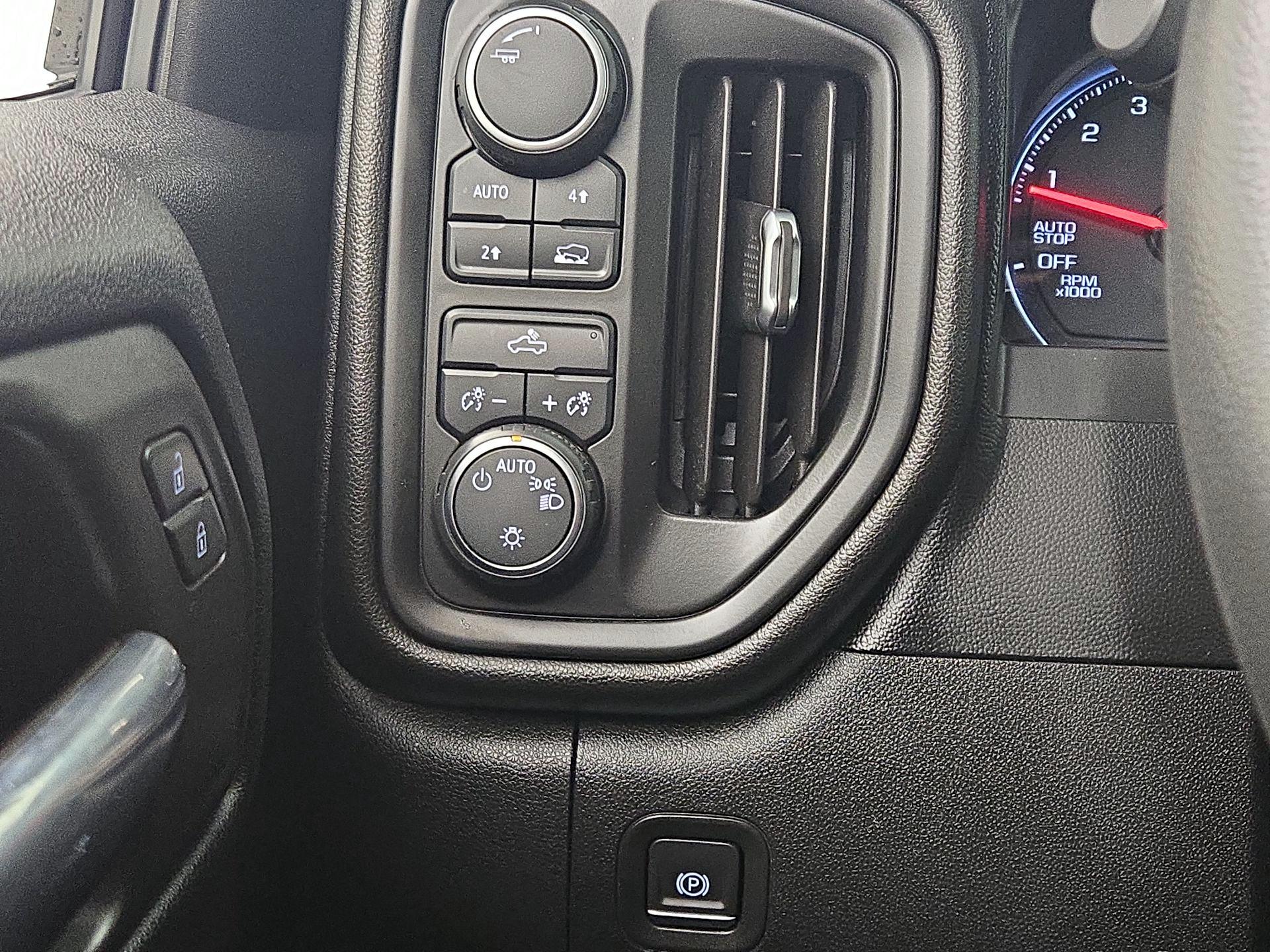 Thumbnail: 2020 Chevrolet Silverado 1500 - 13
