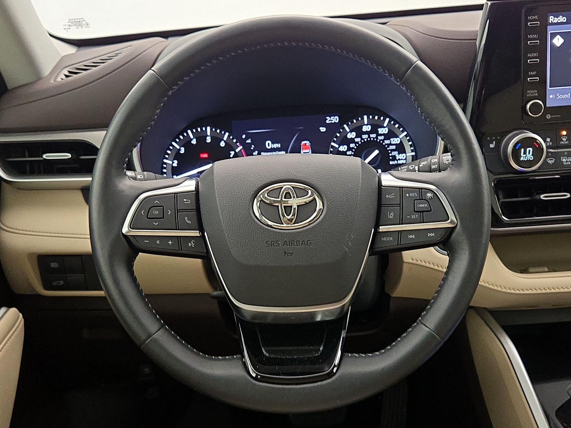 Thumbnail: 2020 Toyota Highlander - 10