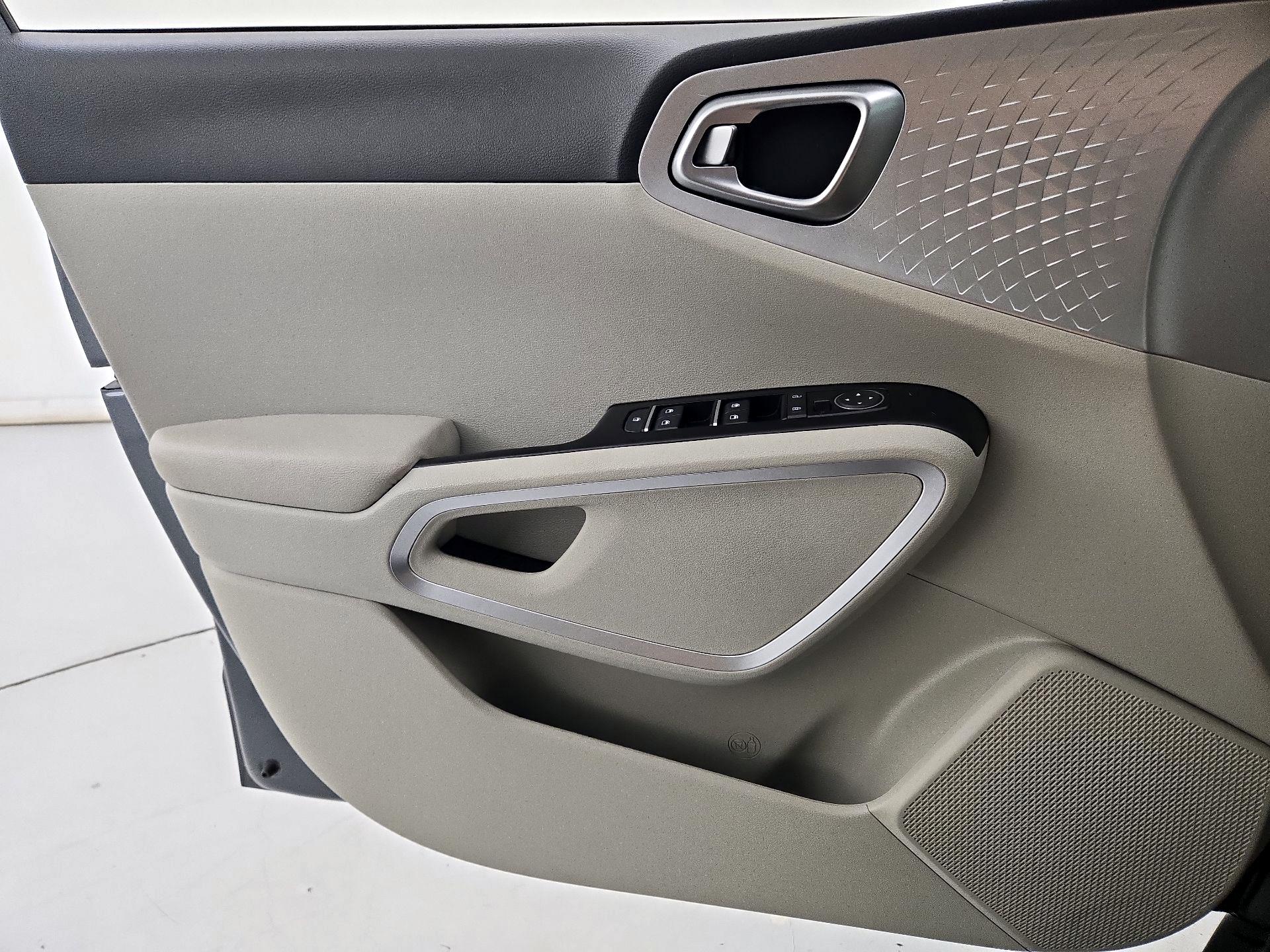 Thumbnail: 2023 Kia Soul - 12